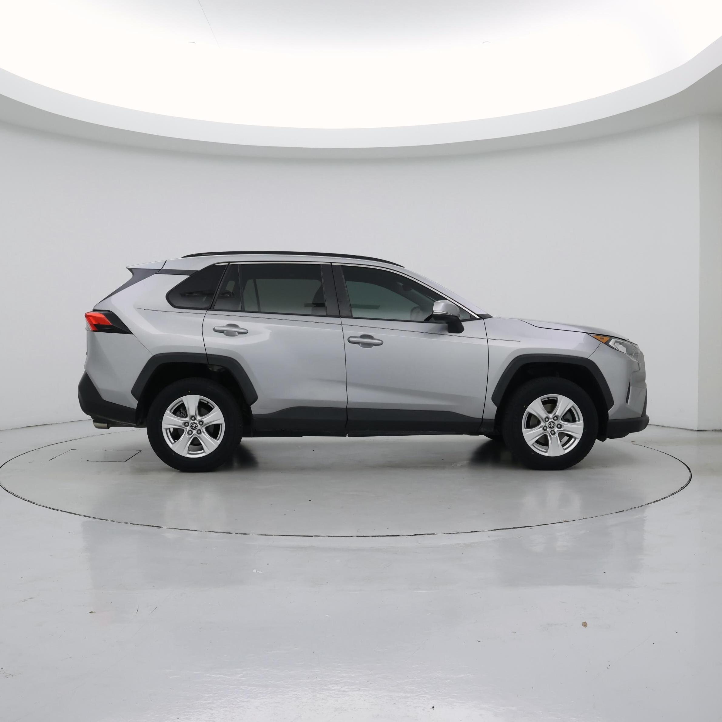 Thumbnail: 2021 Toyota RAV4 - 7