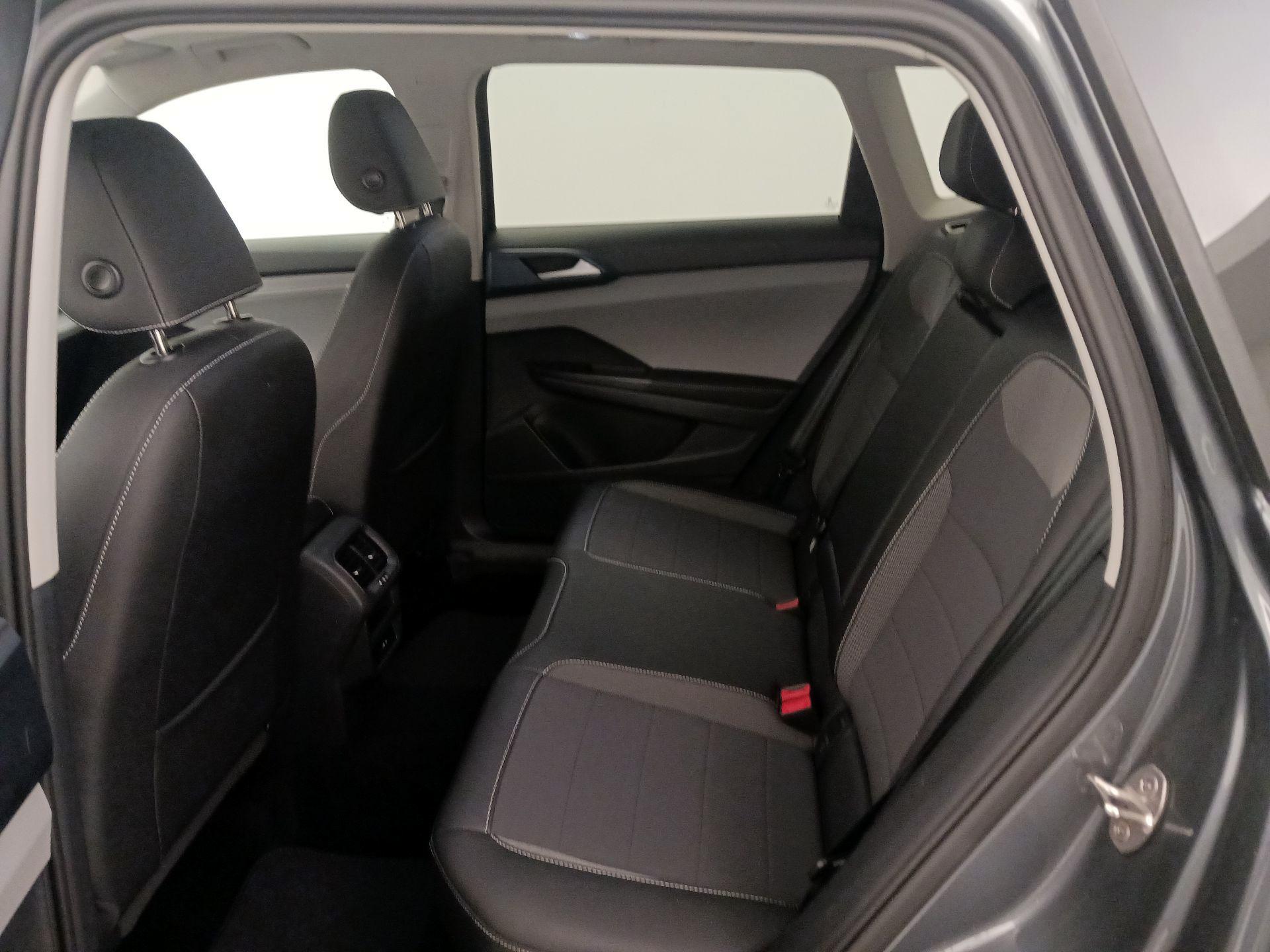 Thumbnail: 2024 Volkswagen Taos - 20