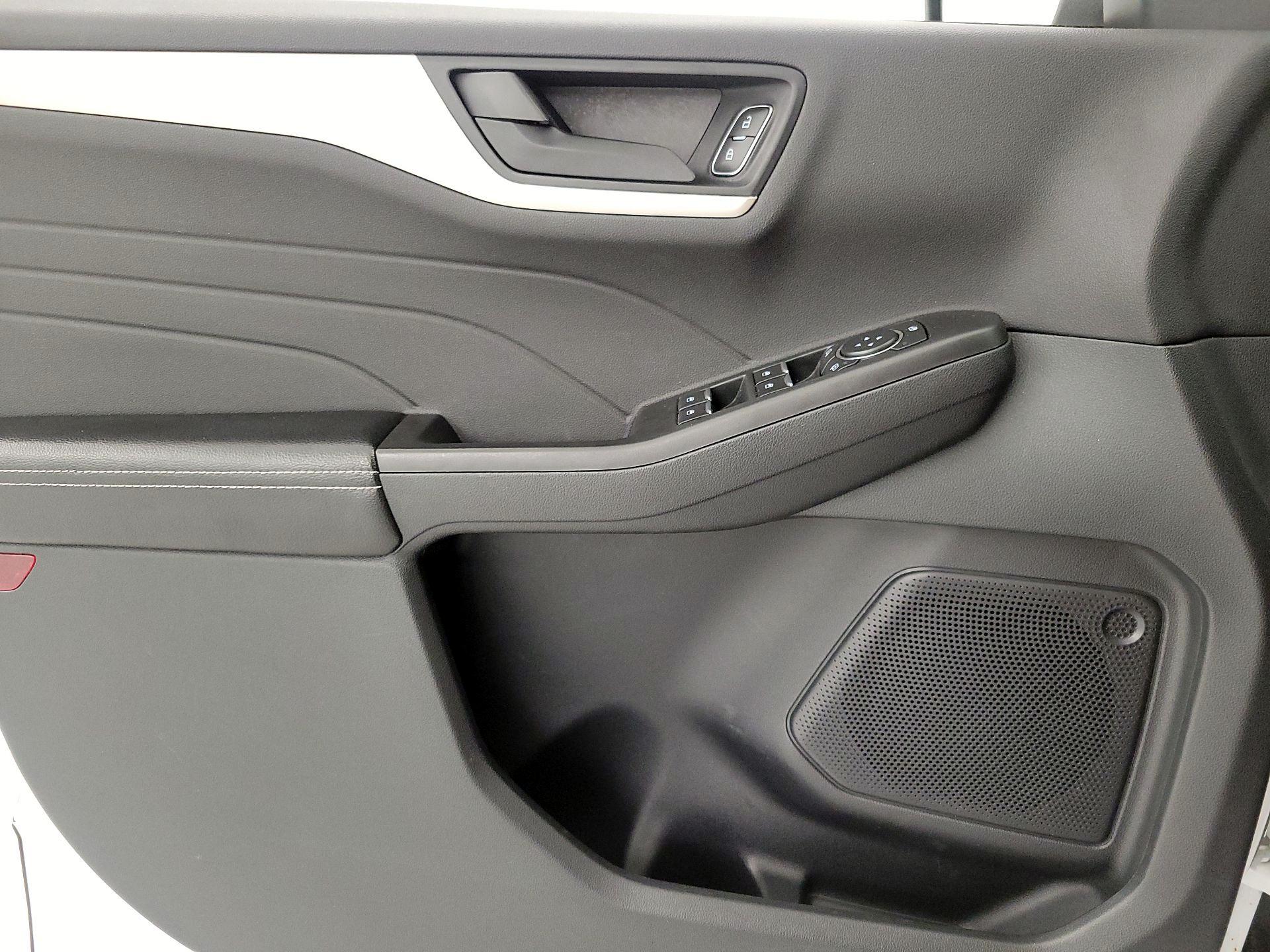 Thumbnail: 2022 Ford Escape - 12