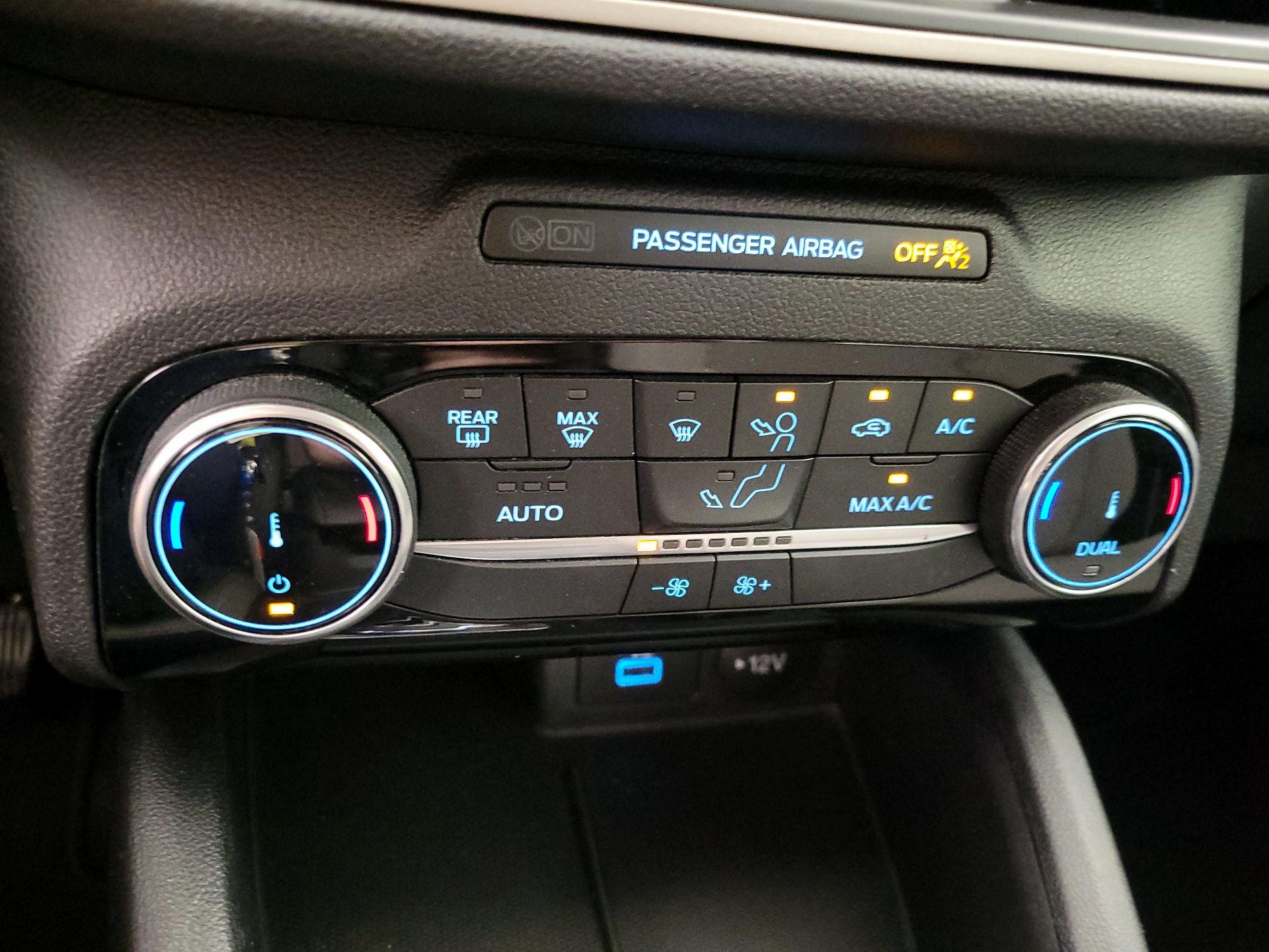 Thumbnail: 2022 Ford Escape - 16