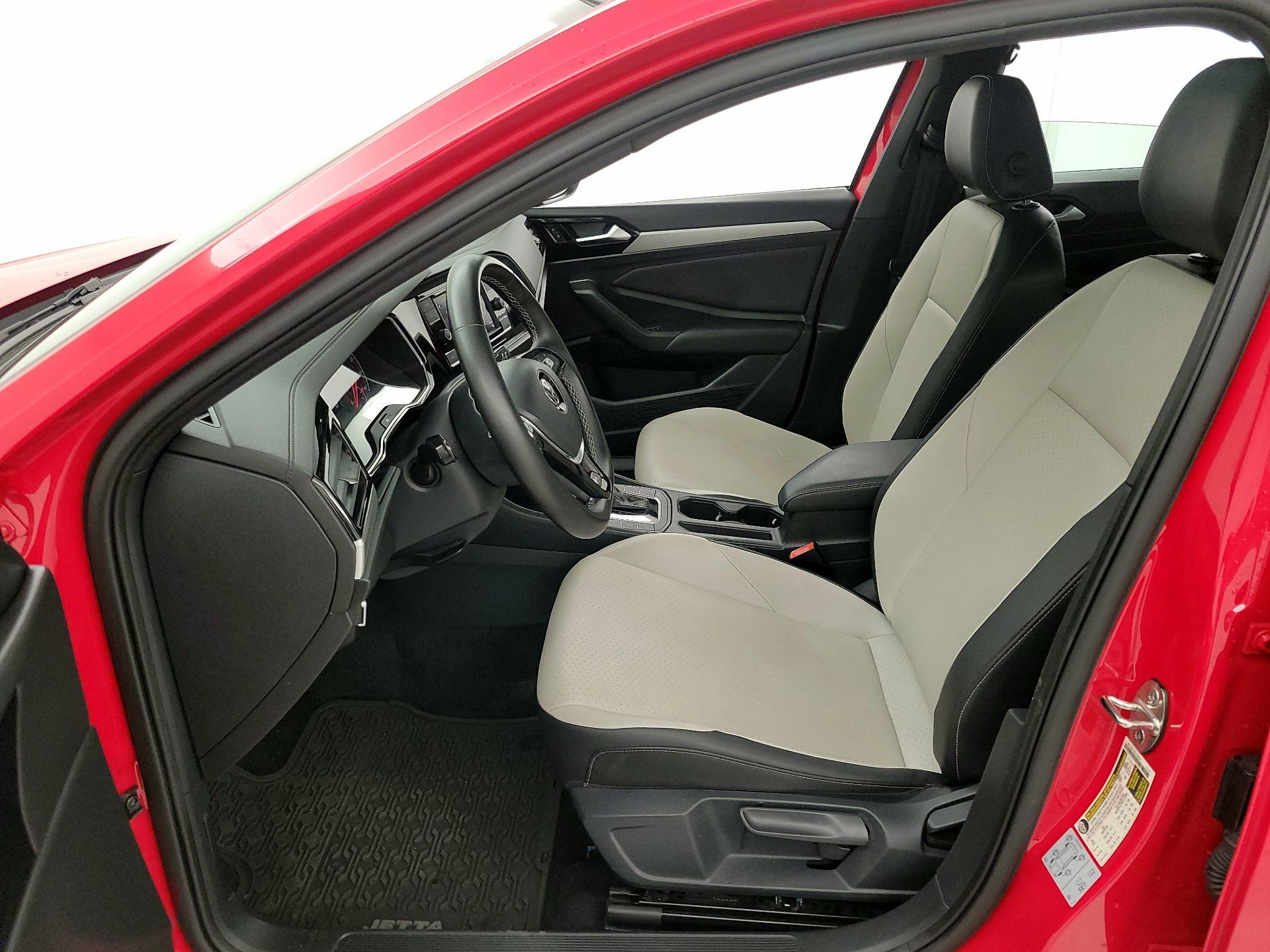 Thumbnail: 2021 Volkswagen Jetta - 11