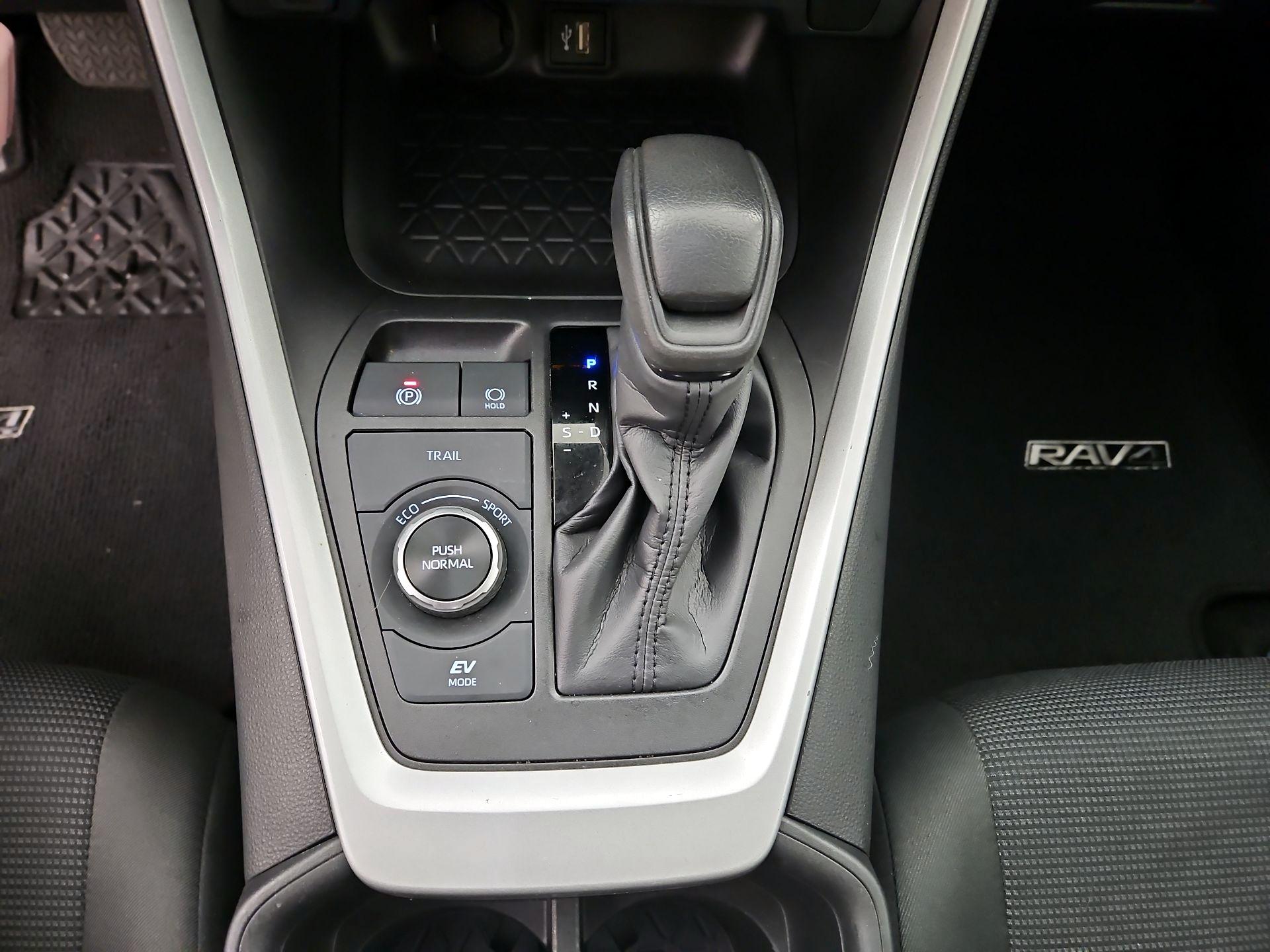 Thumbnail: 2024 Toyota RAV4 - 17