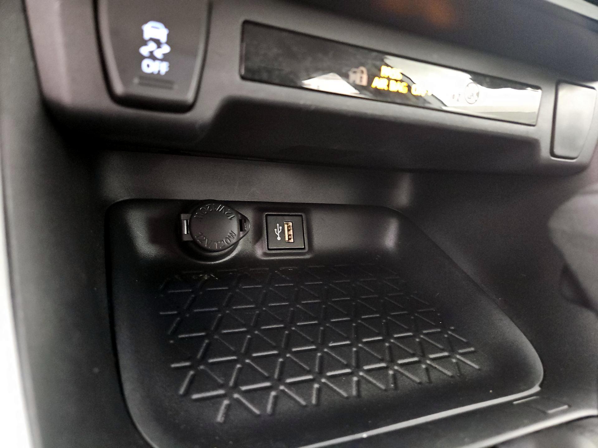 Thumbnail: 2024 Toyota RAV4 - 18