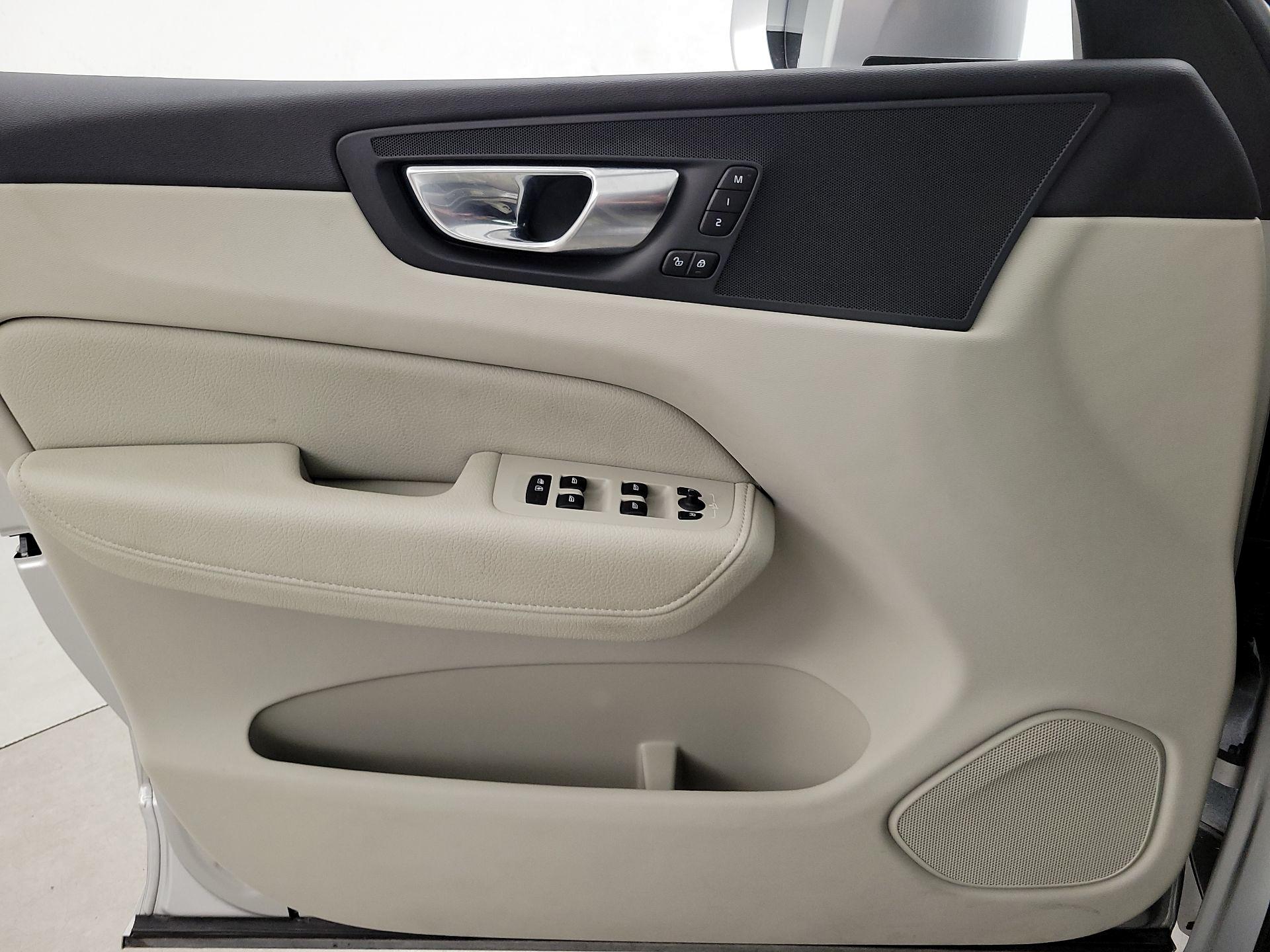 Thumbnail: 2021 Volvo XC60 - 12