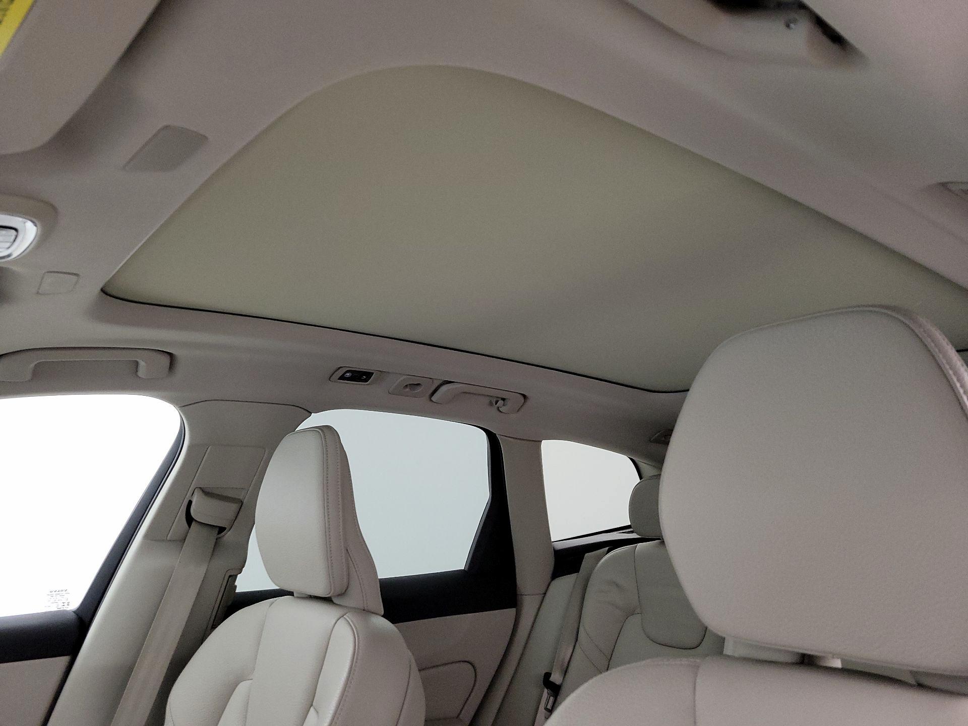 Thumbnail: 2021 Volvo XC60 - 19