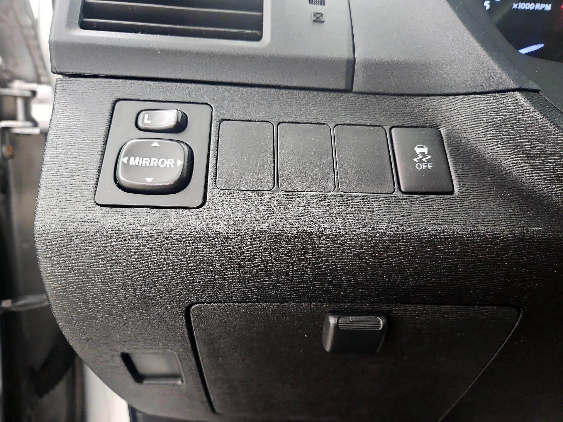 Thumbnail: 2015 Toyota Venza - 13