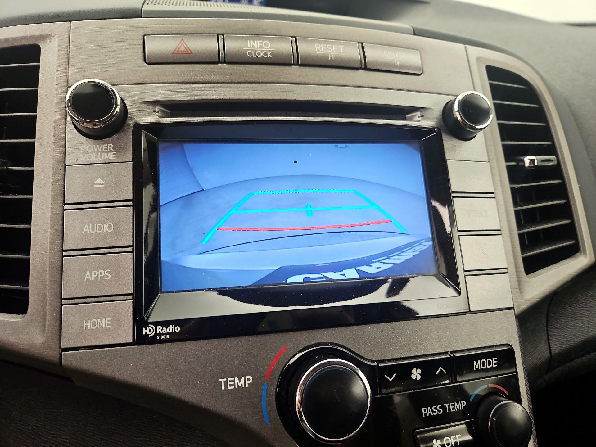 Thumbnail: 2015 Toyota Venza - 14