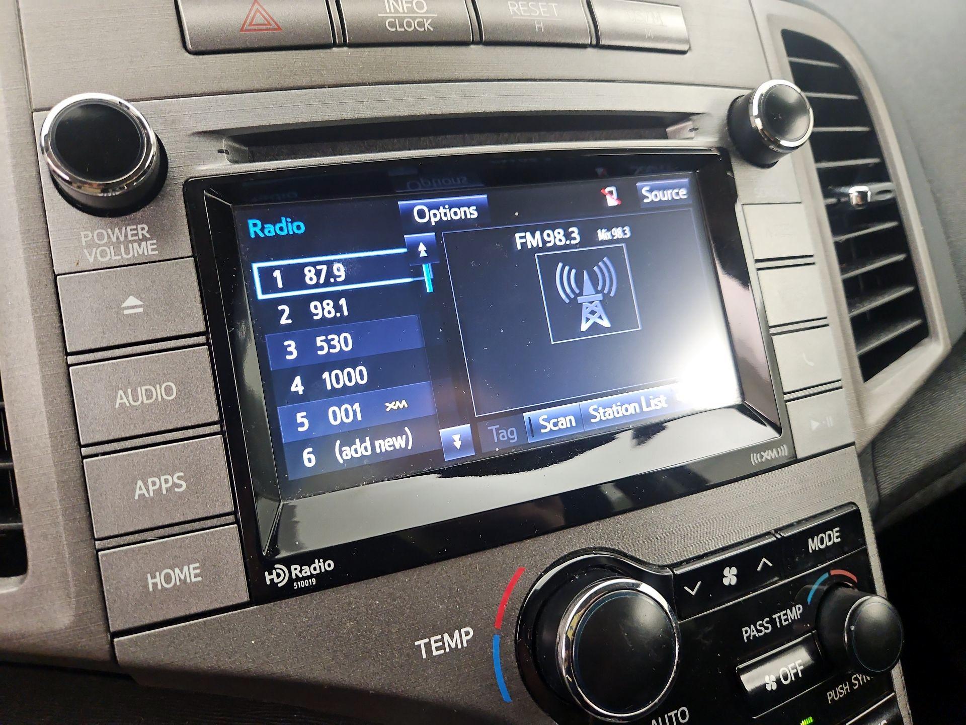 Thumbnail: 2015 Toyota Venza - 15