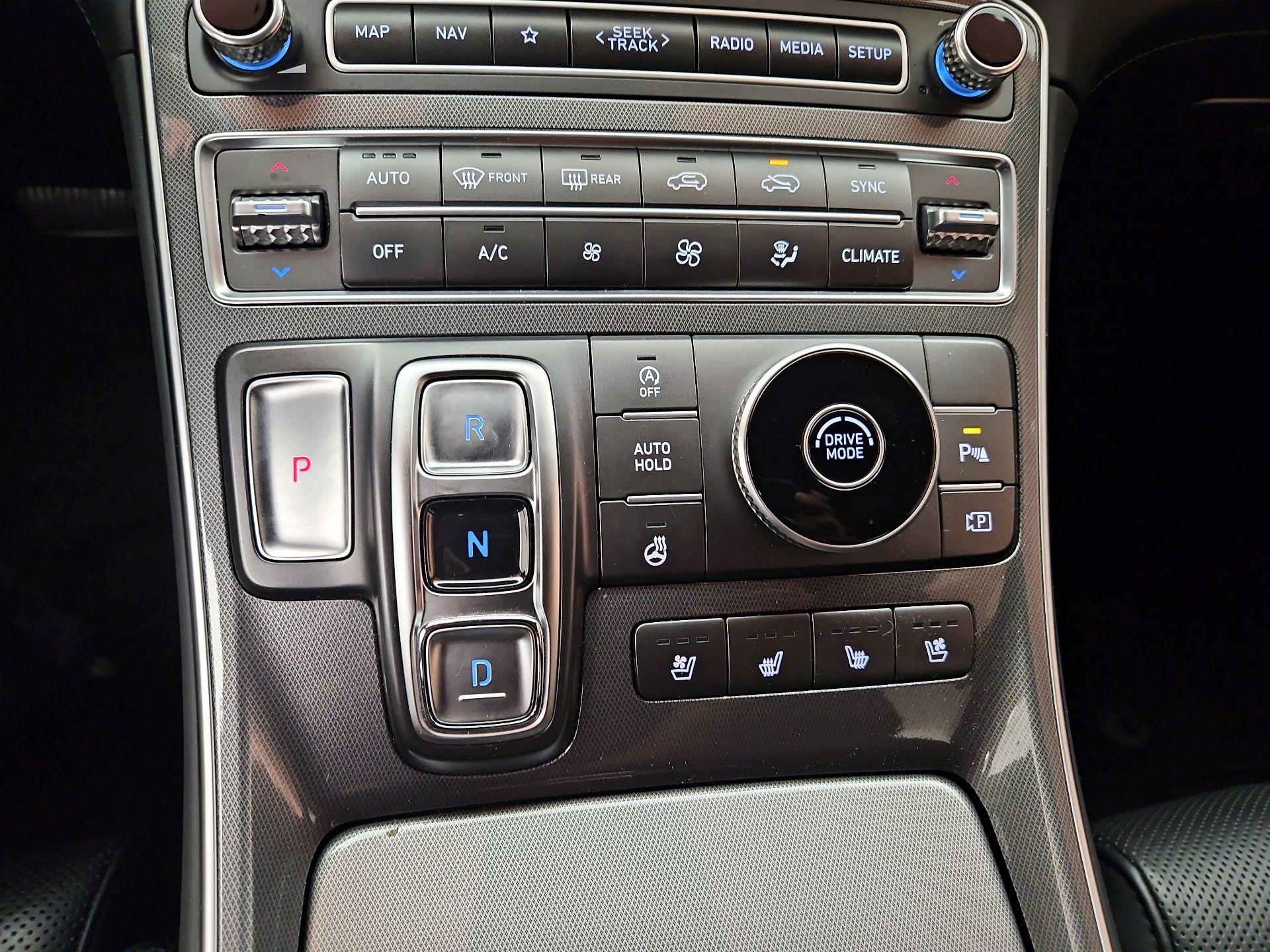 Thumbnail: 2023 Hyundai Santa Fe - 18