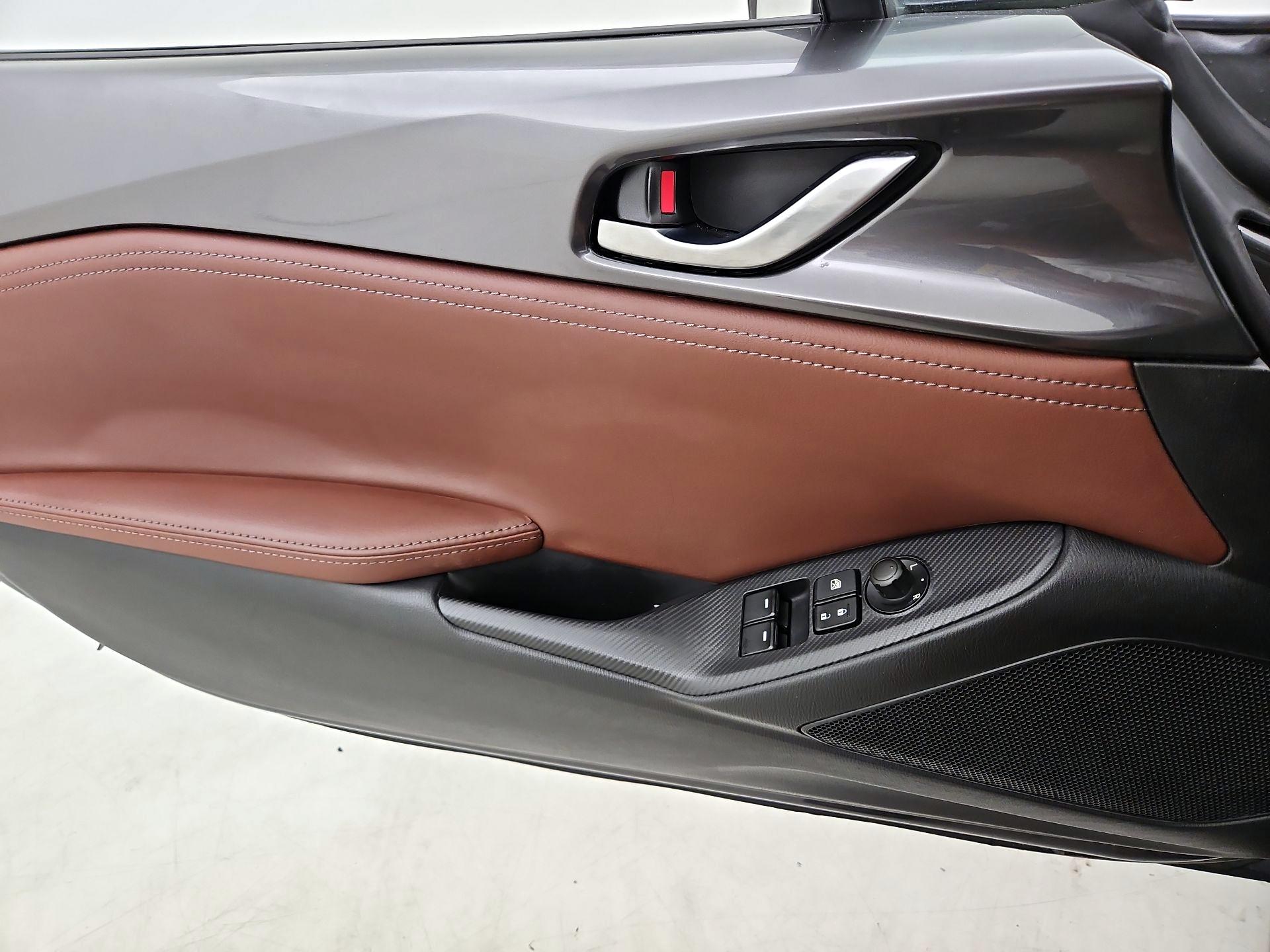 Thumbnail: 2017 Mazda MX-5 Miata - 12