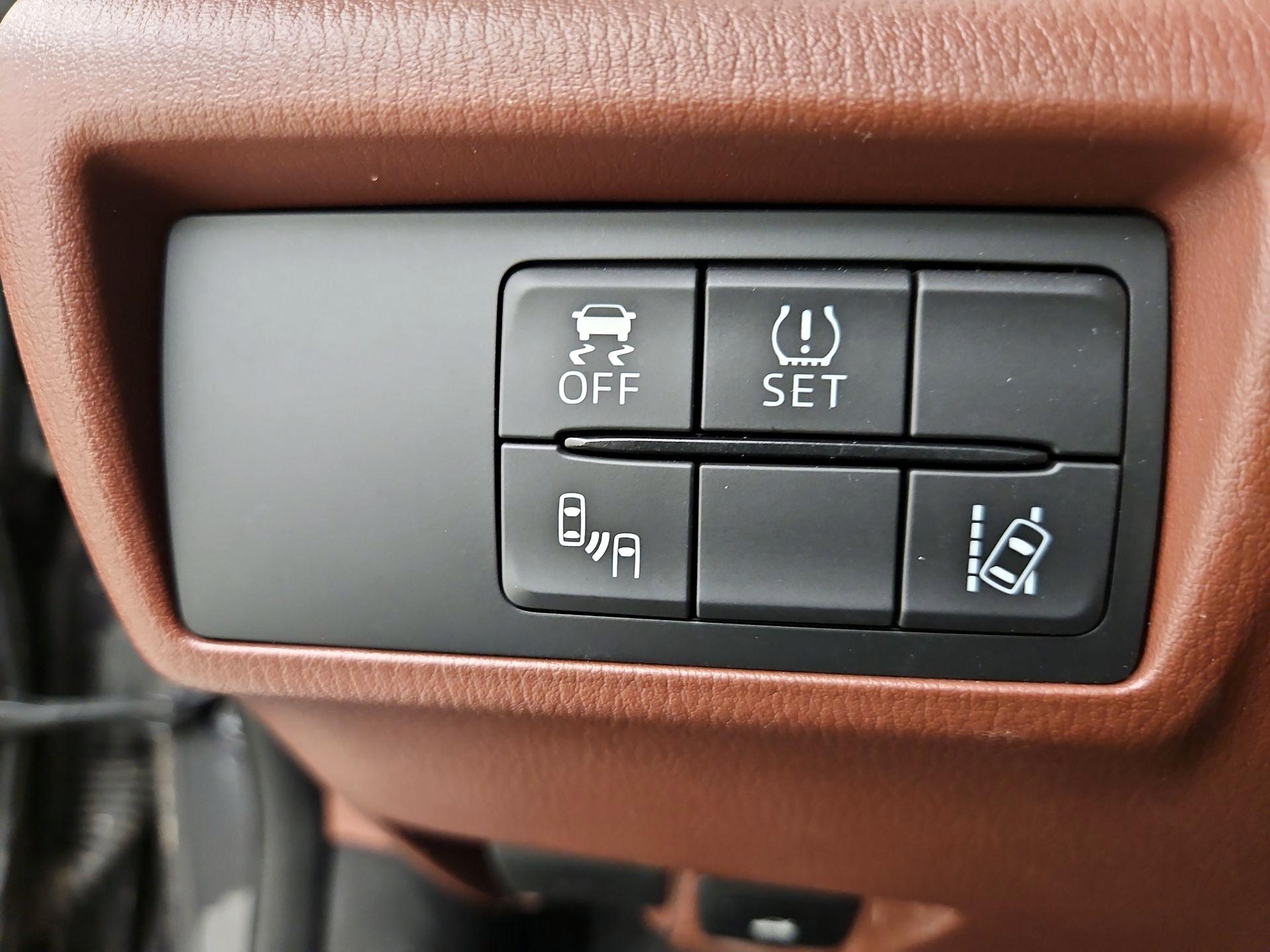 Thumbnail: 2017 Mazda MX-5 Miata - 13