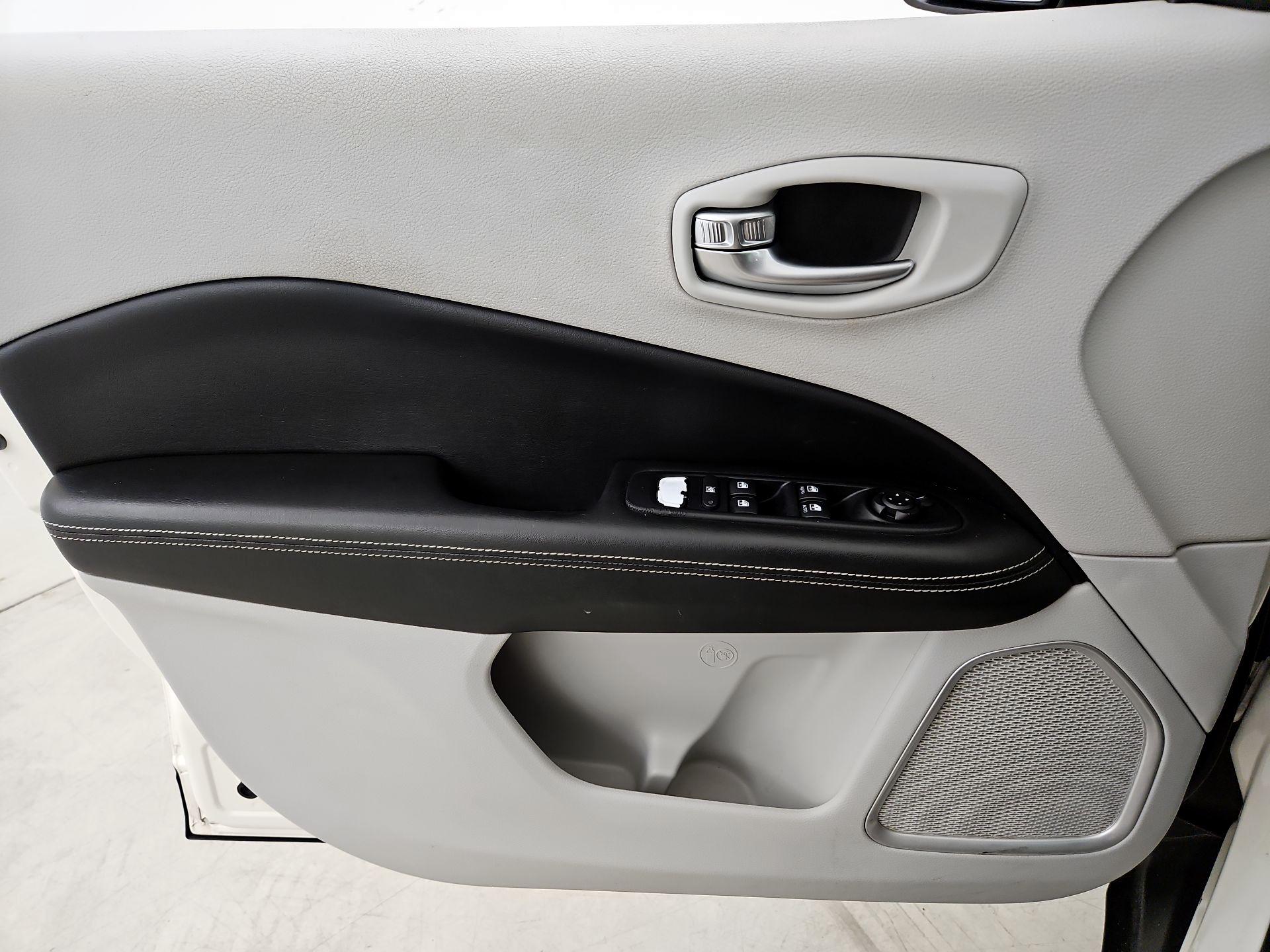 Thumbnail: 2019 Jeep Compass - 12