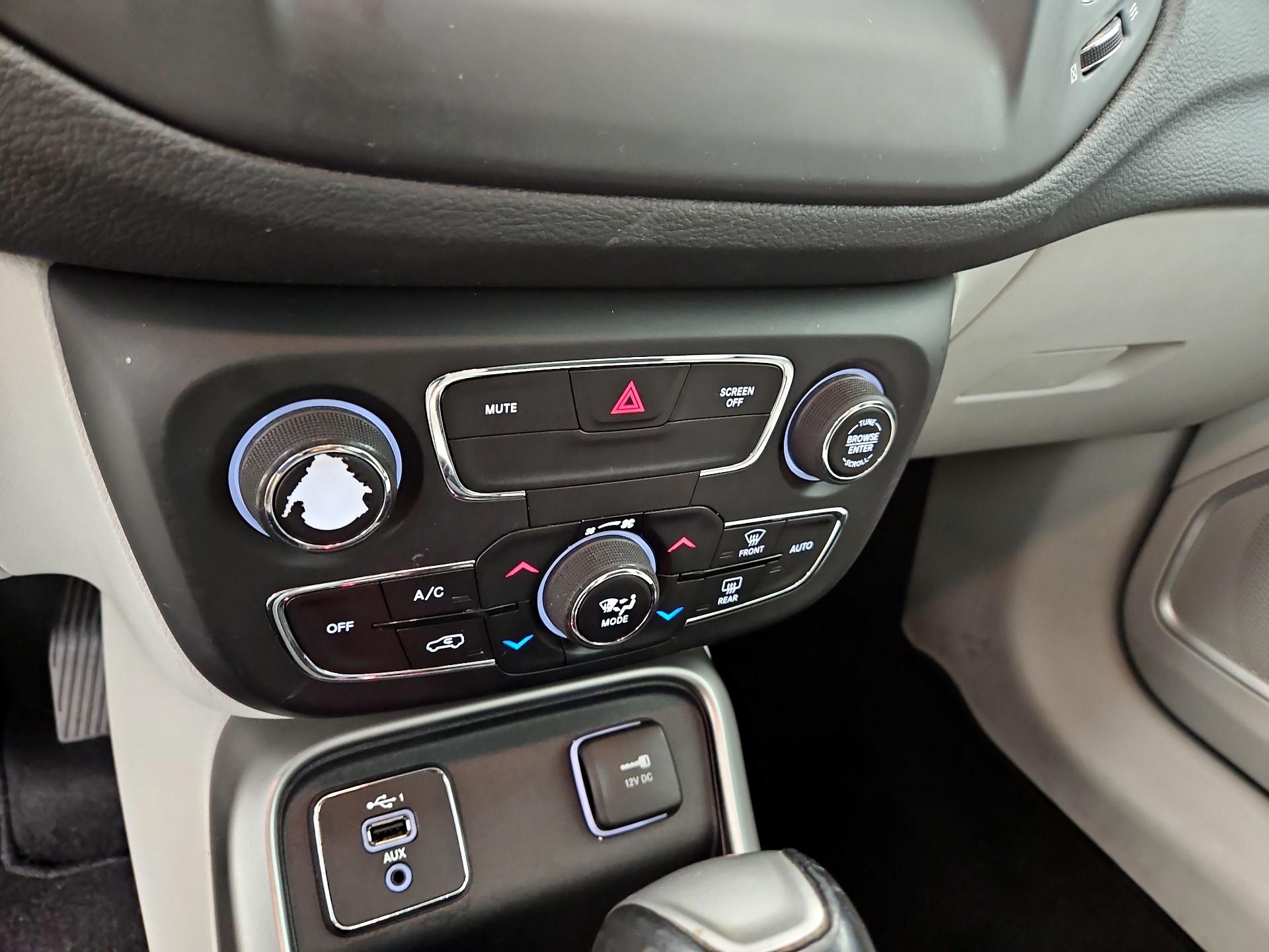 Thumbnail: 2019 Jeep Compass - 17