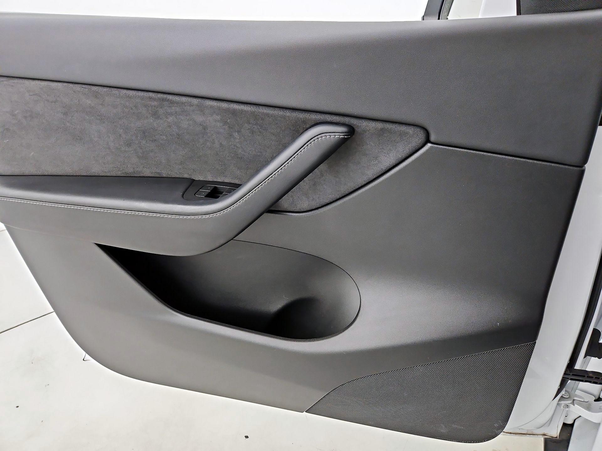 Thumbnail: 2022 Tesla Model Y - 12
