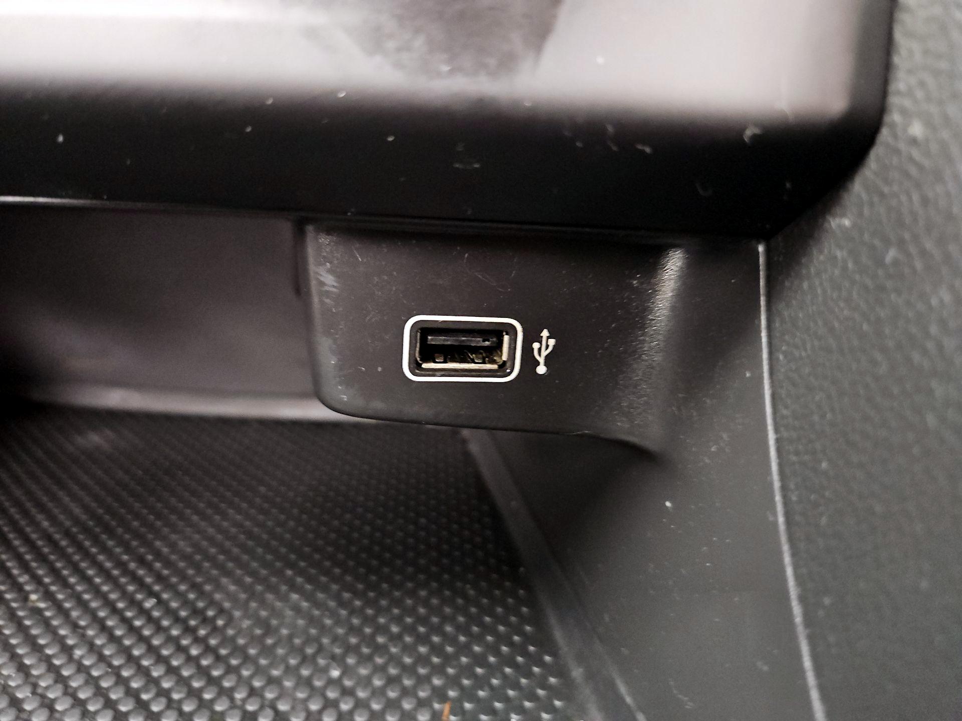 Thumbnail: 2019 Volkswagen Jetta - 18