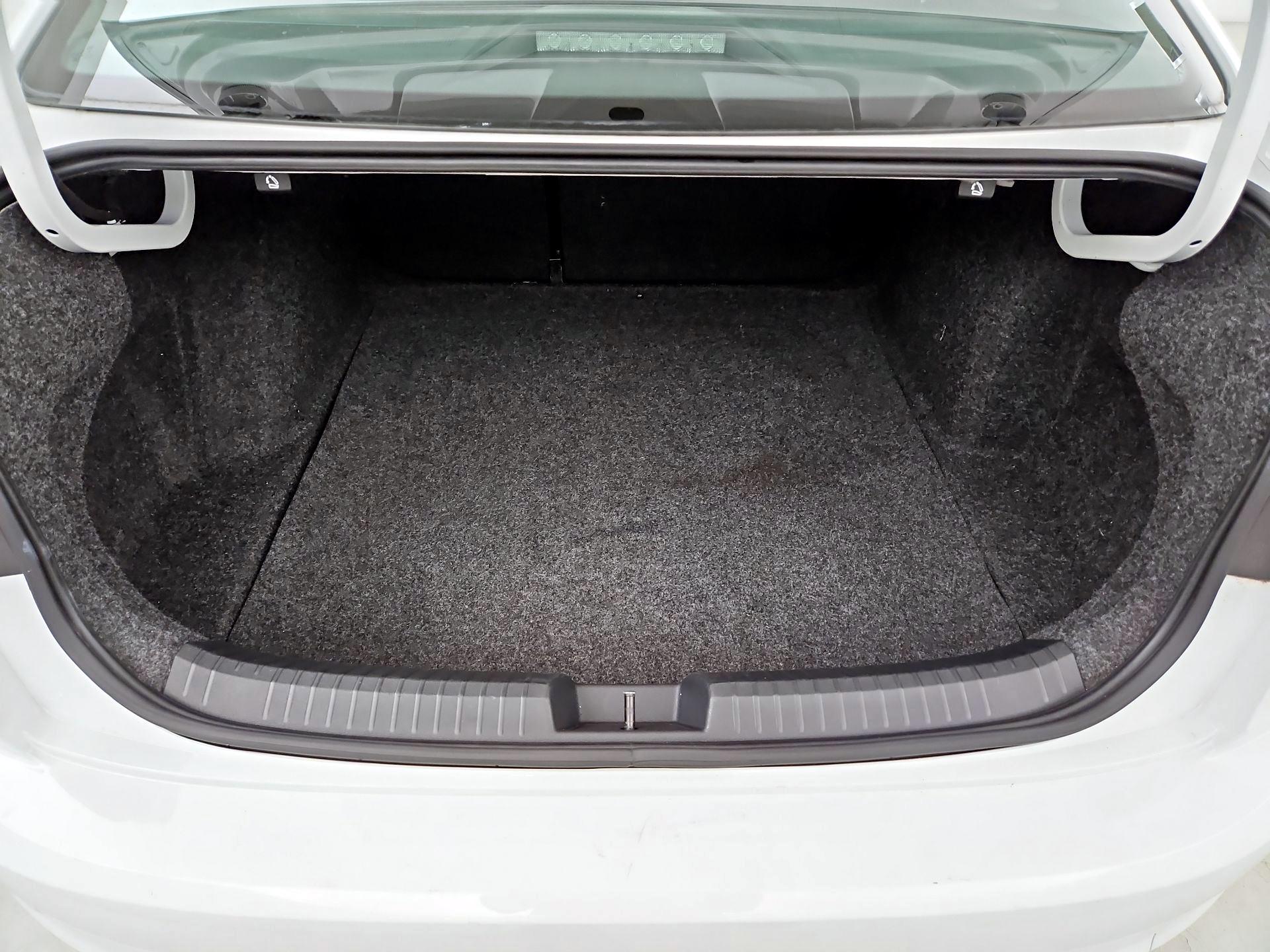 Thumbnail: 2019 Volkswagen Jetta - 20