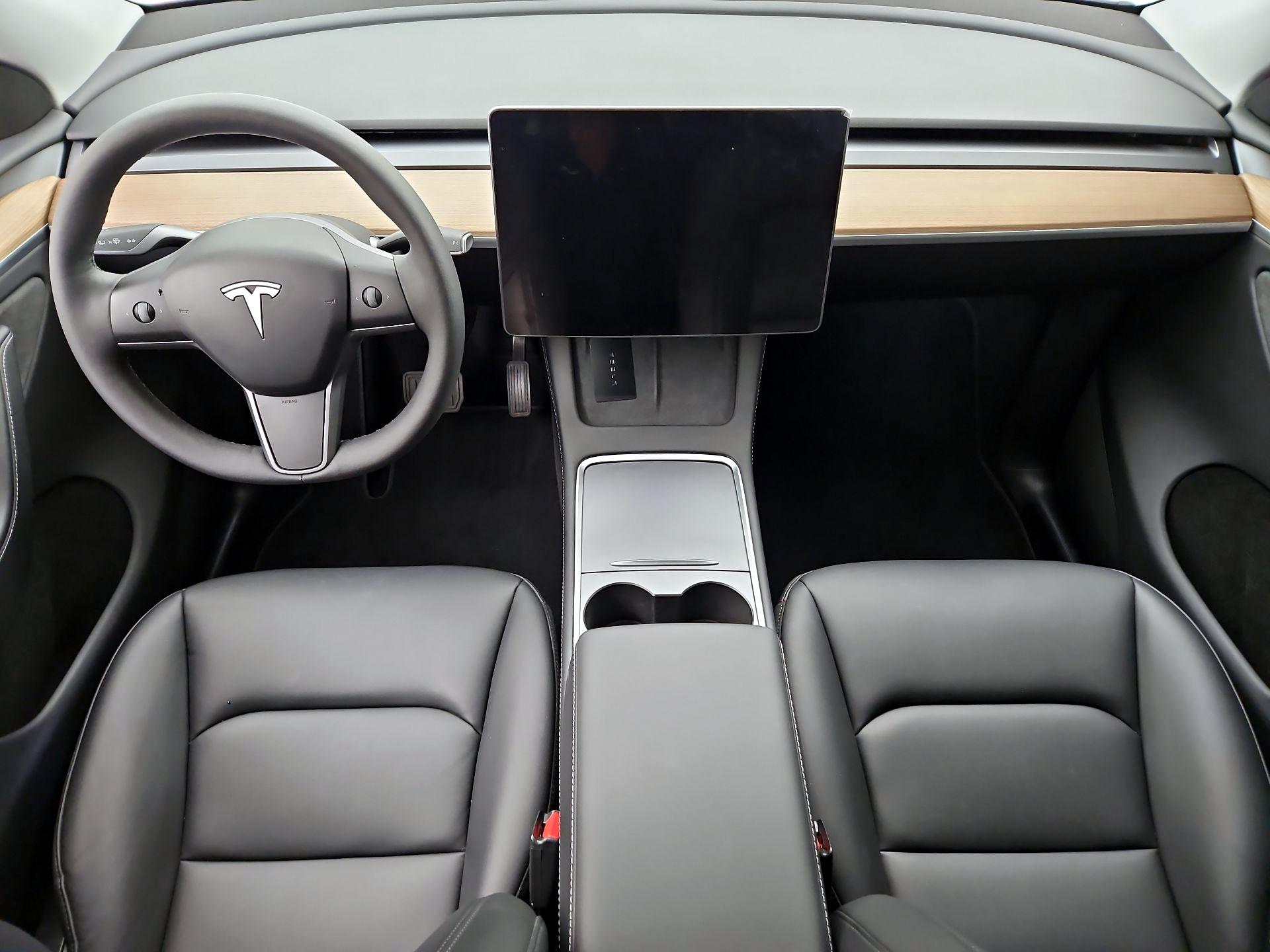 Thumbnail: 2025 Tesla Model Y - 9