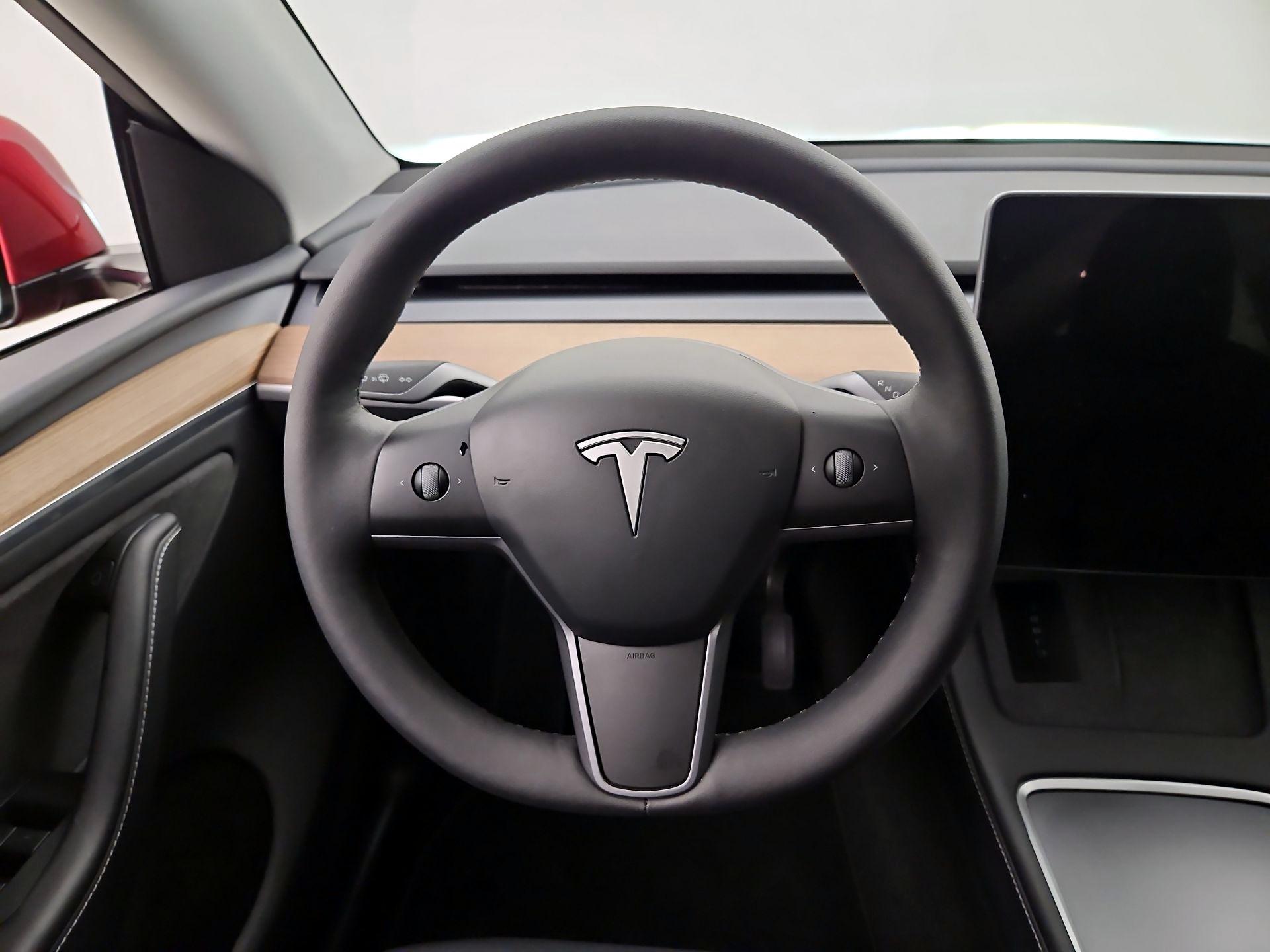 Thumbnail: 2025 Tesla Model Y - 10