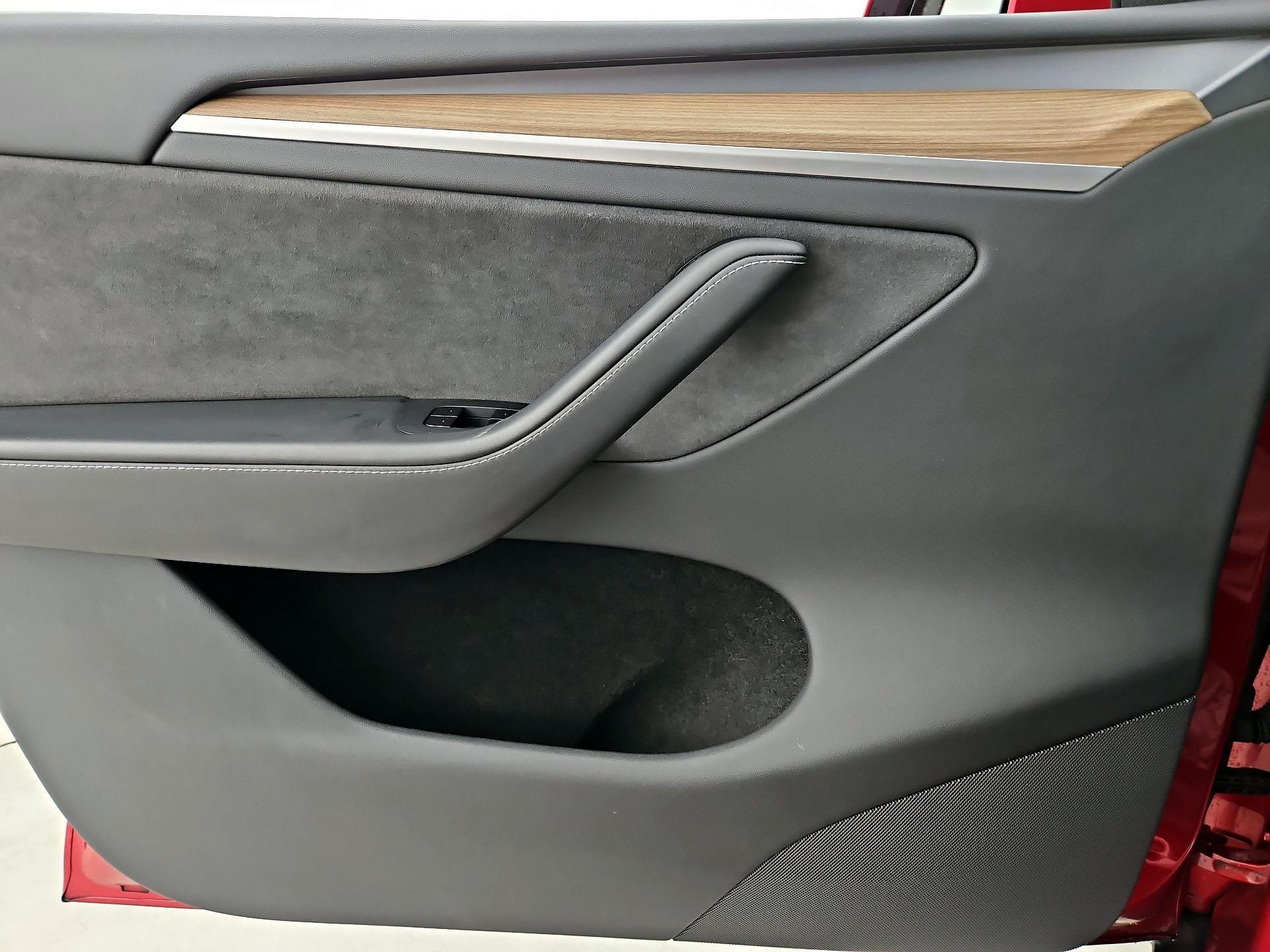 Thumbnail: 2025 Tesla Model Y - 12