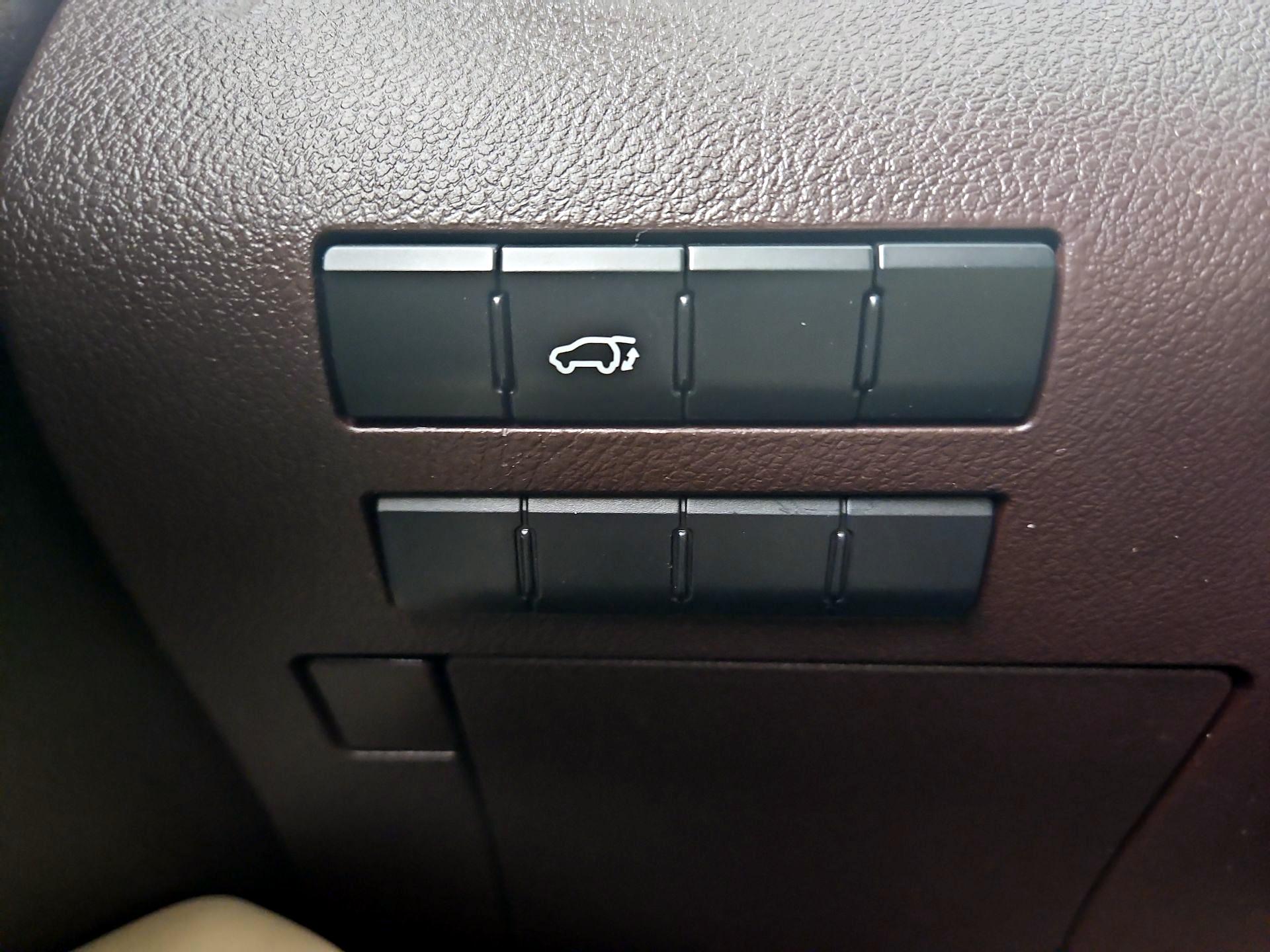 Thumbnail: 2016 Lexus RX - 13