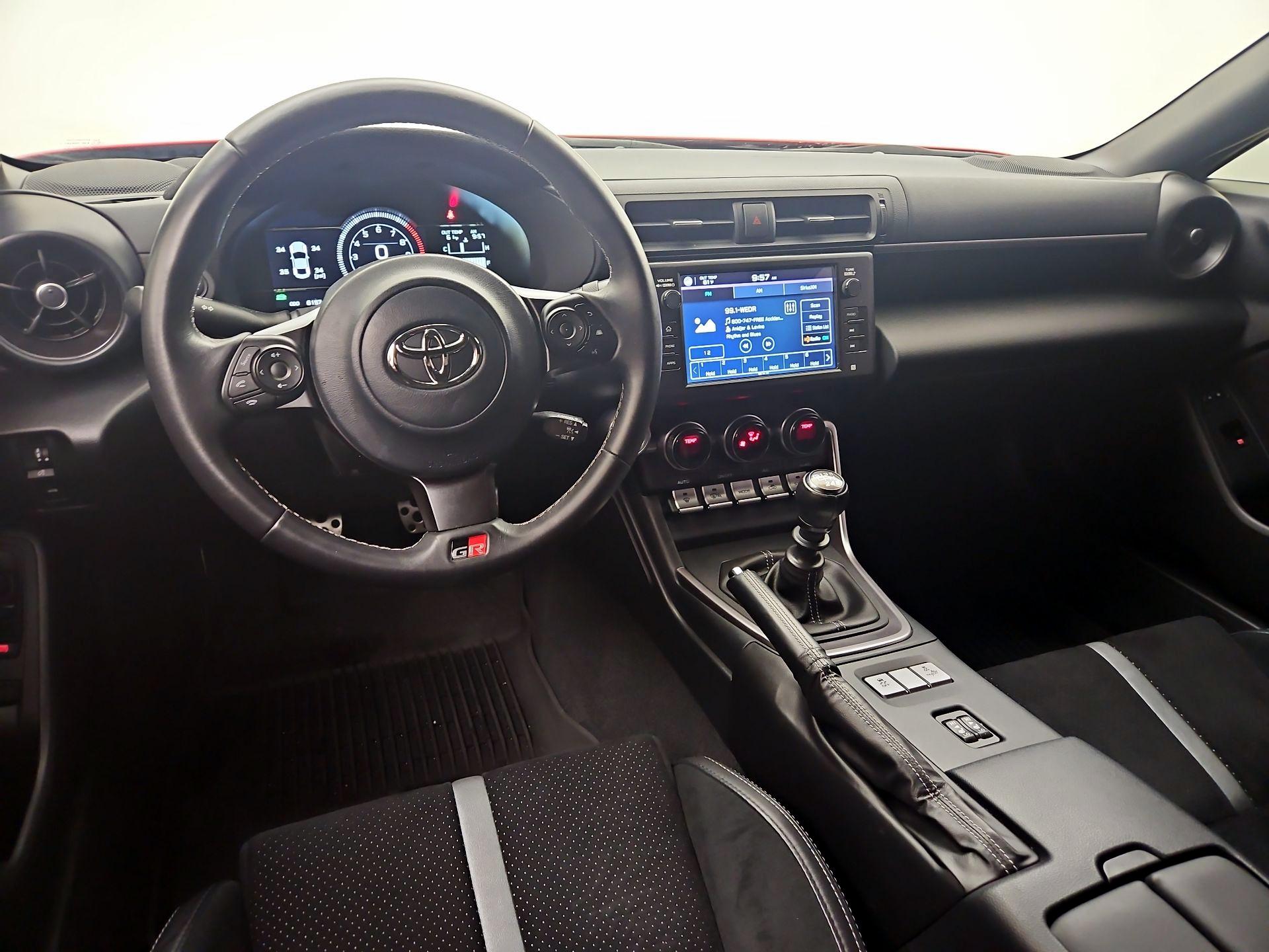 Thumbnail: 2025 Toyota GR86 - 9