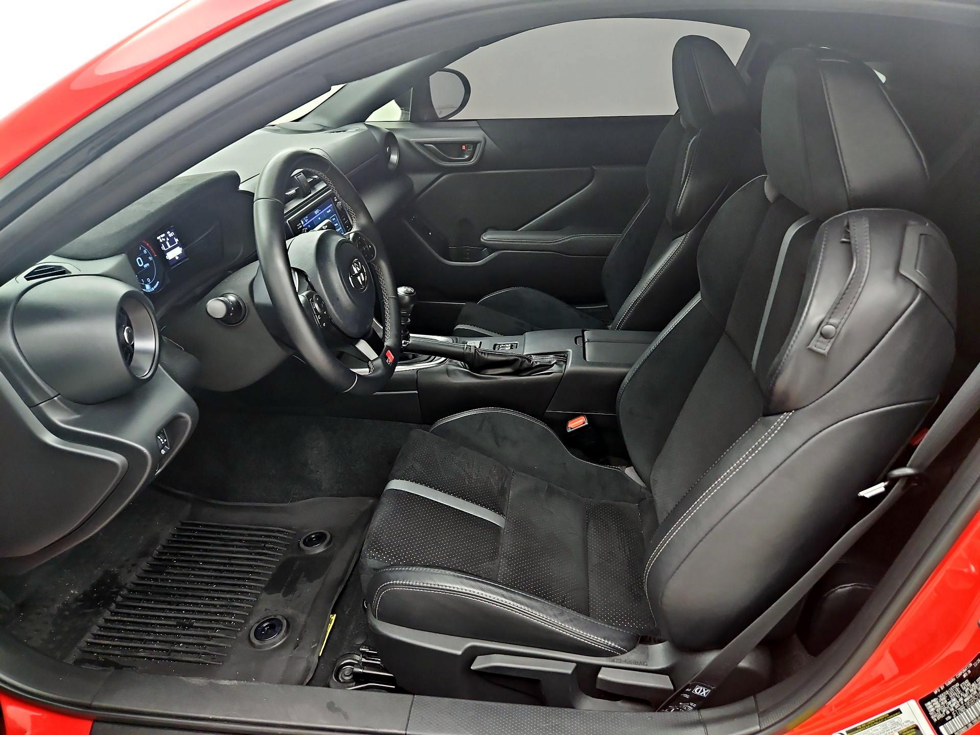 Thumbnail: 2025 Toyota GR86 - 11