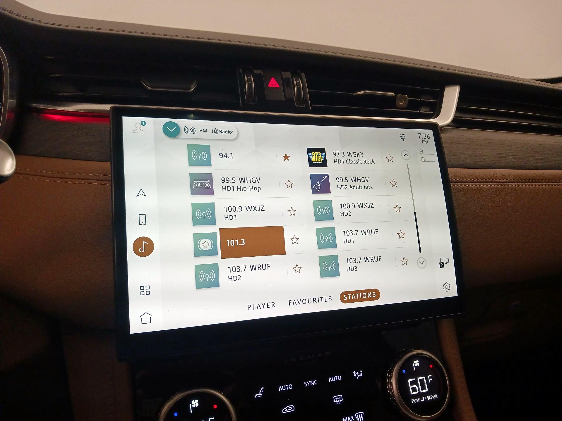 Thumbnail: 2023 Jaguar F-Pace - 16