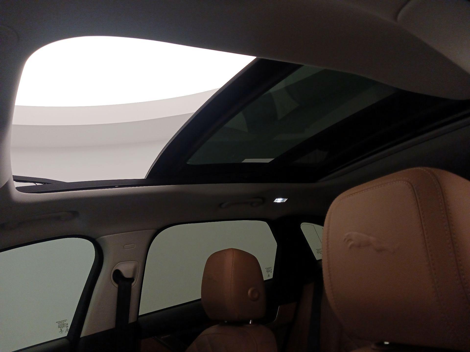 Thumbnail: 2023 Jaguar F-Pace - 19