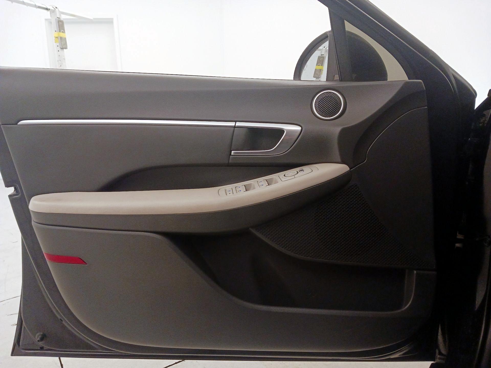 Thumbnail: 2023 Hyundai Sonata - 12