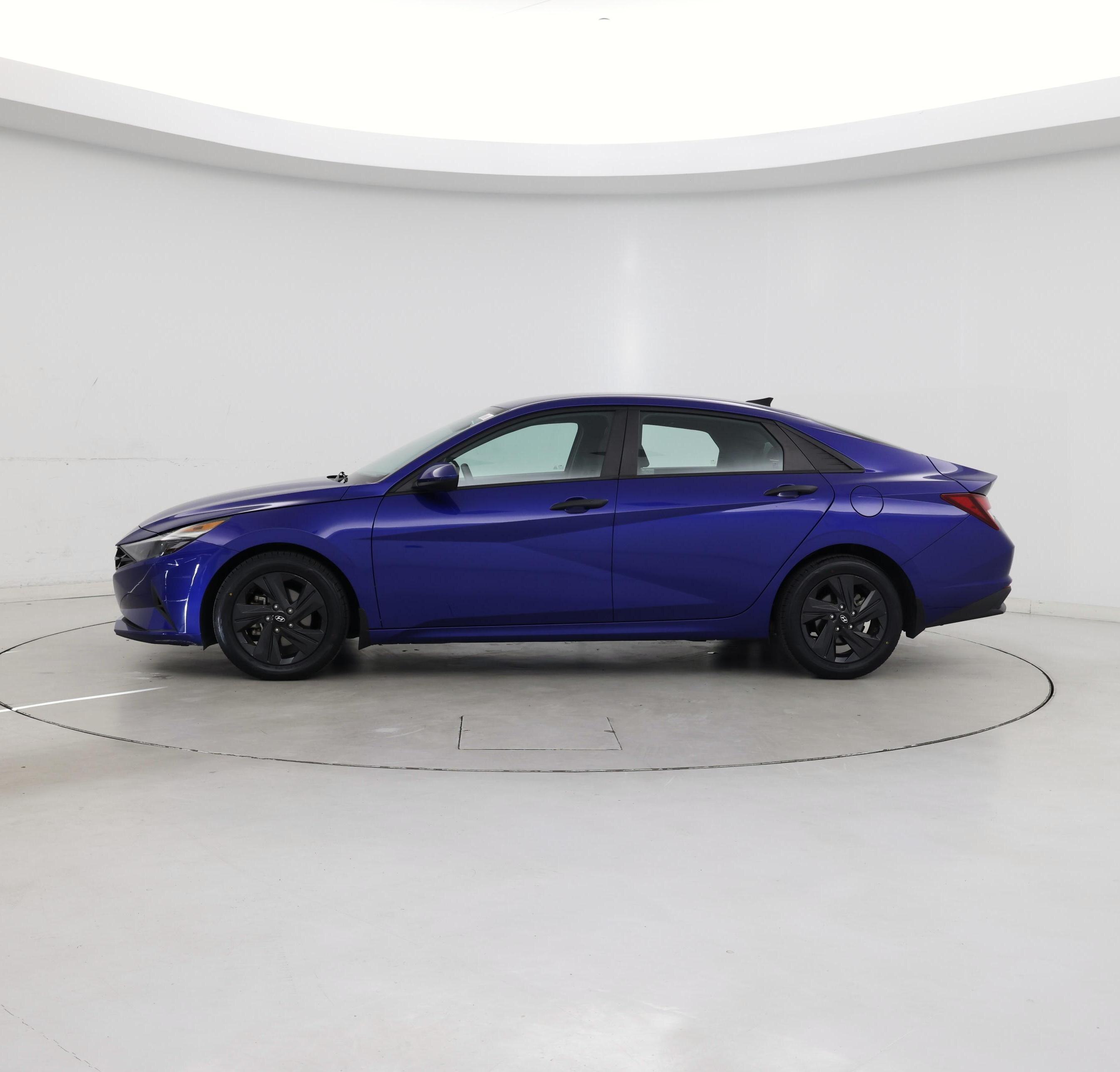 Thumbnail: 2022 Hyundai Elantra - 3