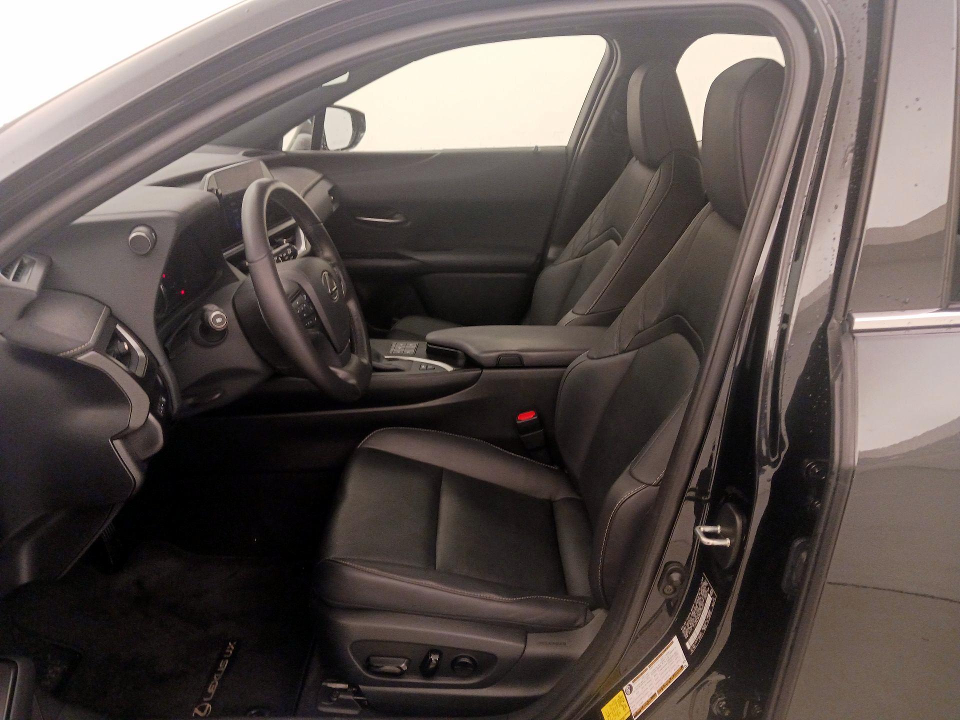 Thumbnail: 2024 Lexus UX - 11