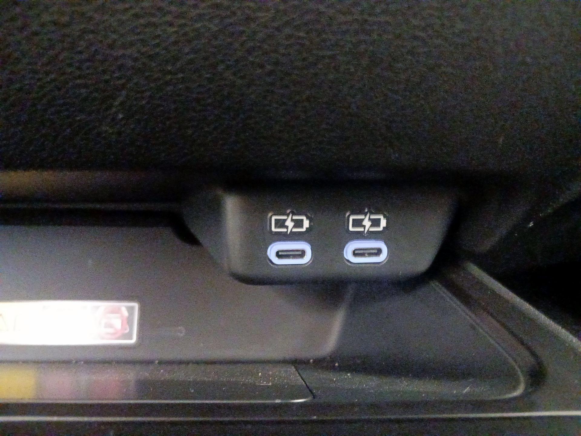 Thumbnail: 2024 Lexus UX - 18