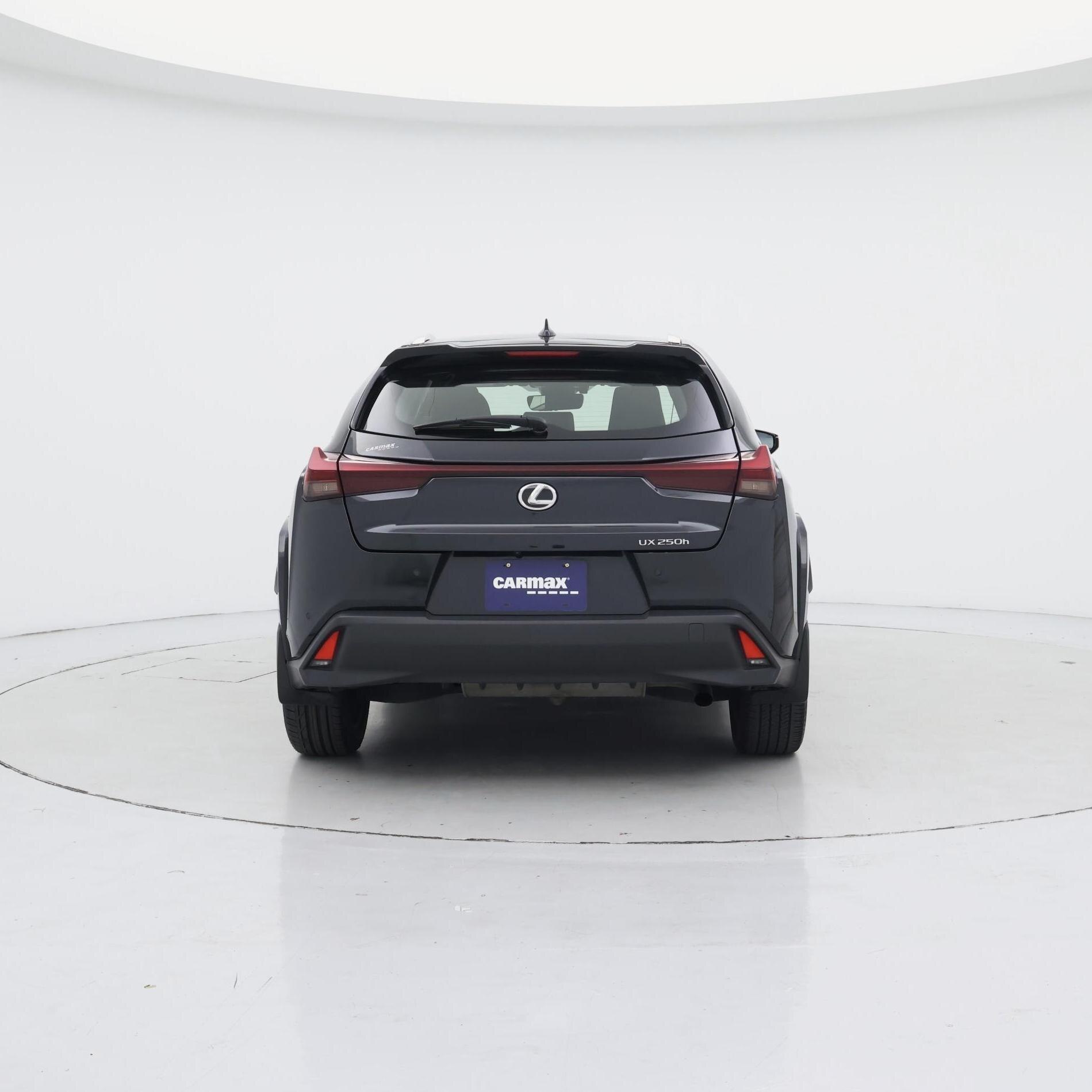 Thumbnail: 2024 Lexus UX - 6