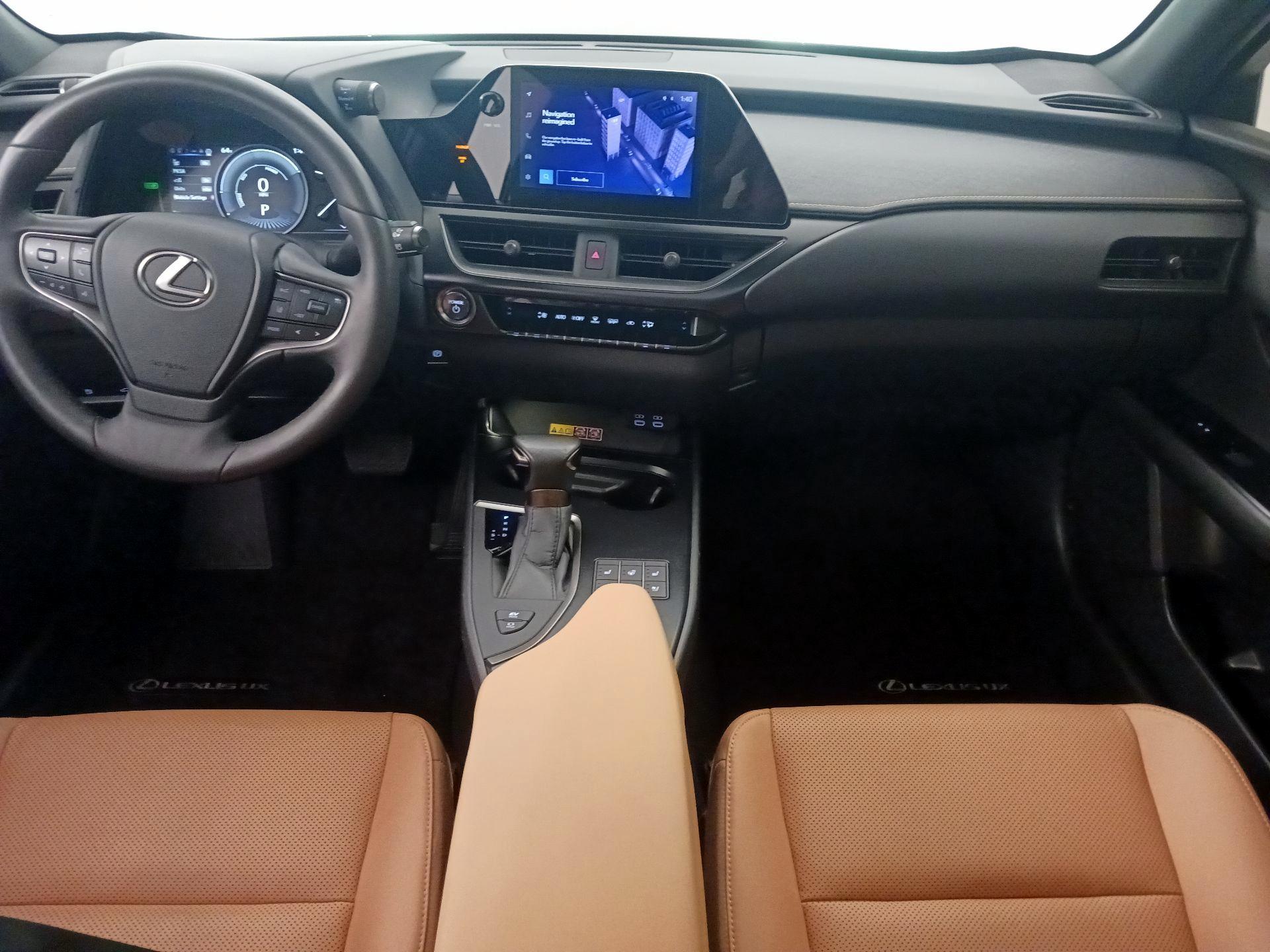 Thumbnail: 2023 Lexus UX - 9