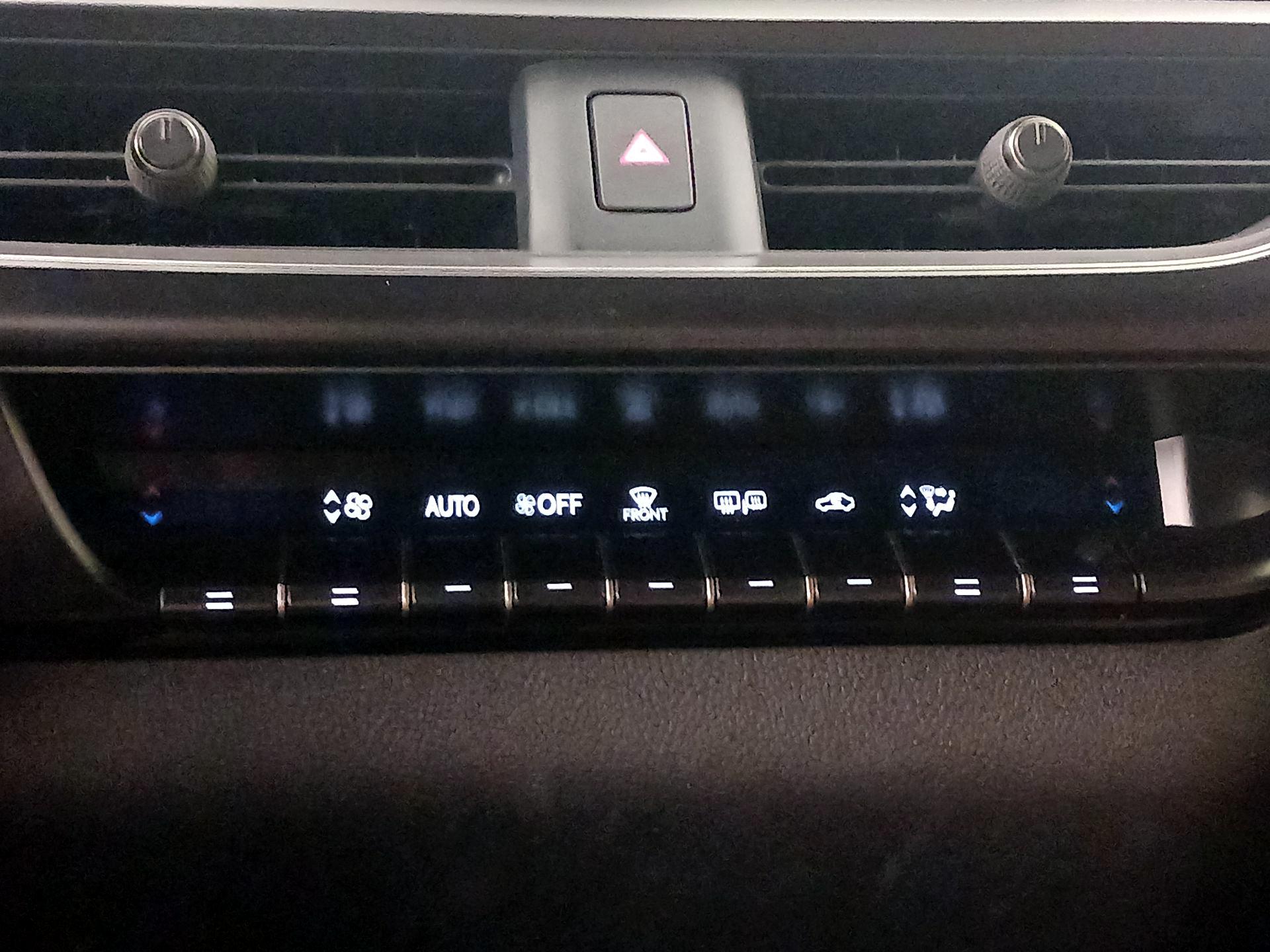 Thumbnail: 2023 Lexus UX - 16