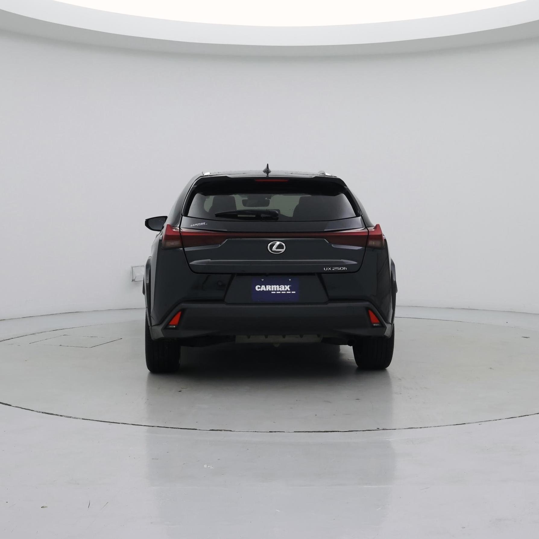 Thumbnail: 2023 Lexus UX - 6