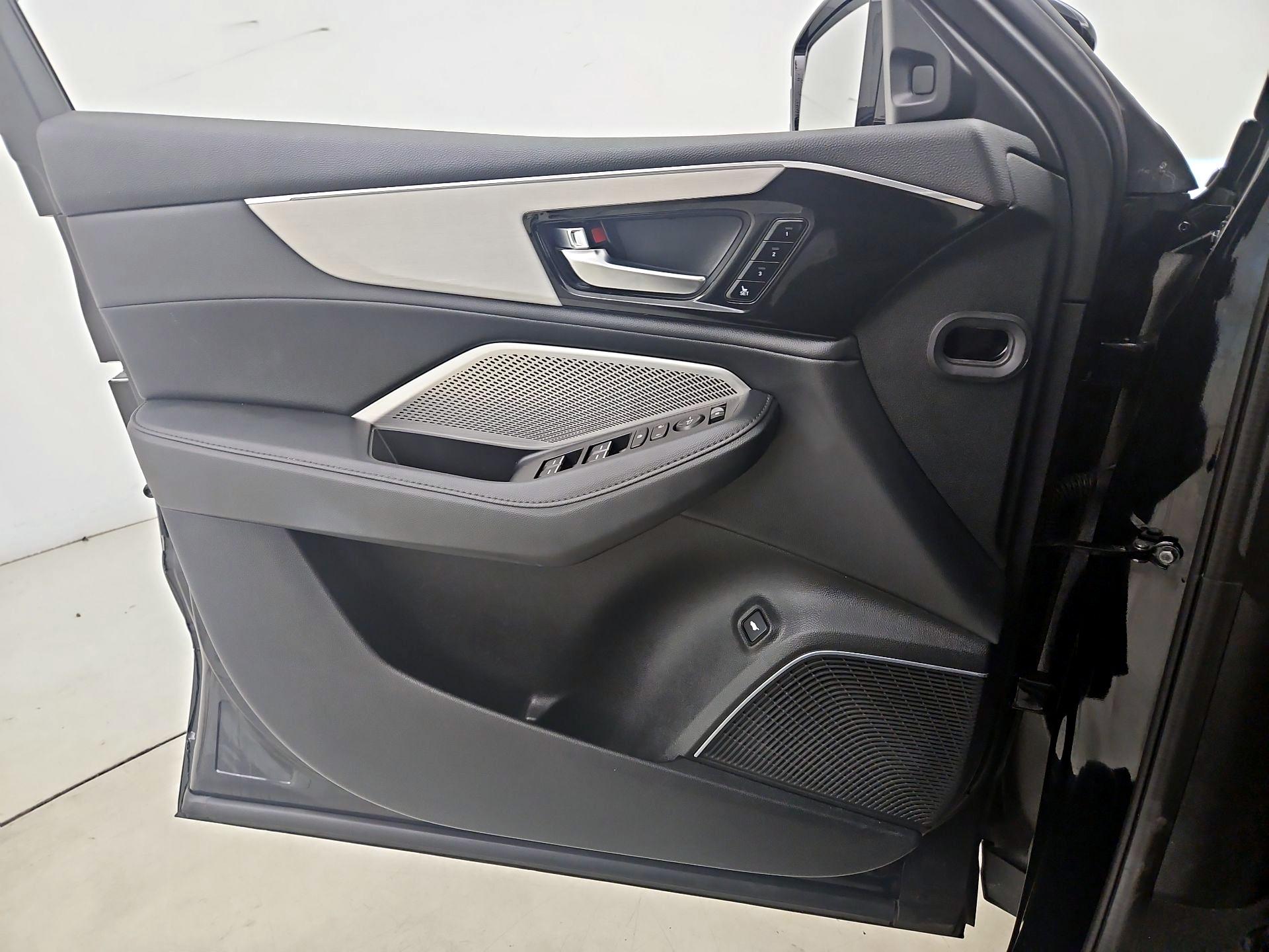 Thumbnail: 2023 Acura MDX - 12