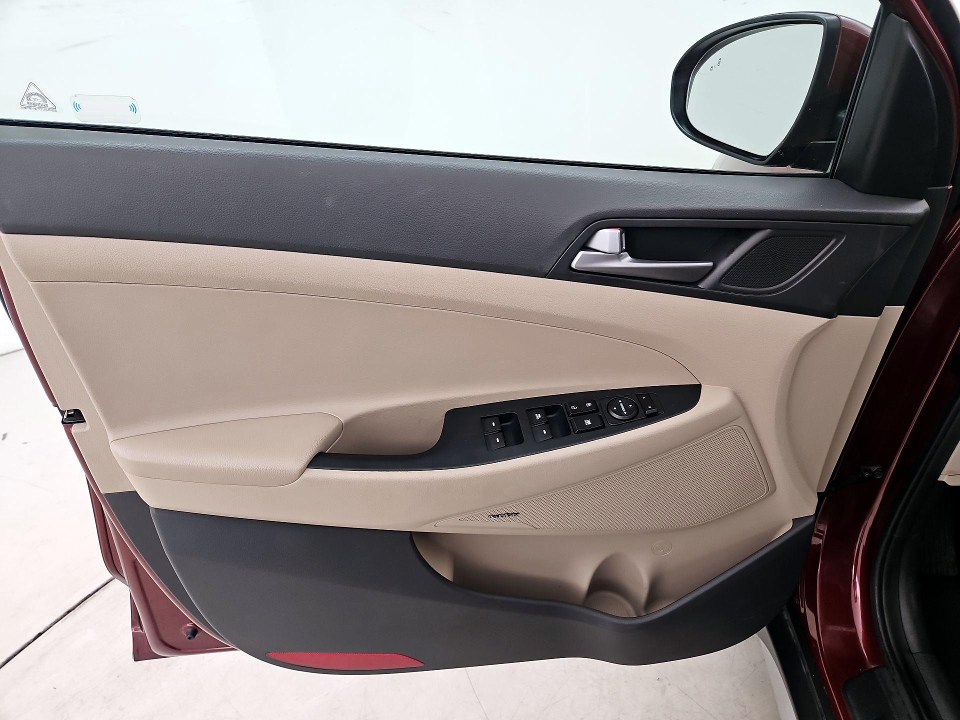 Thumbnail: 2017 Hyundai Tucson - 12