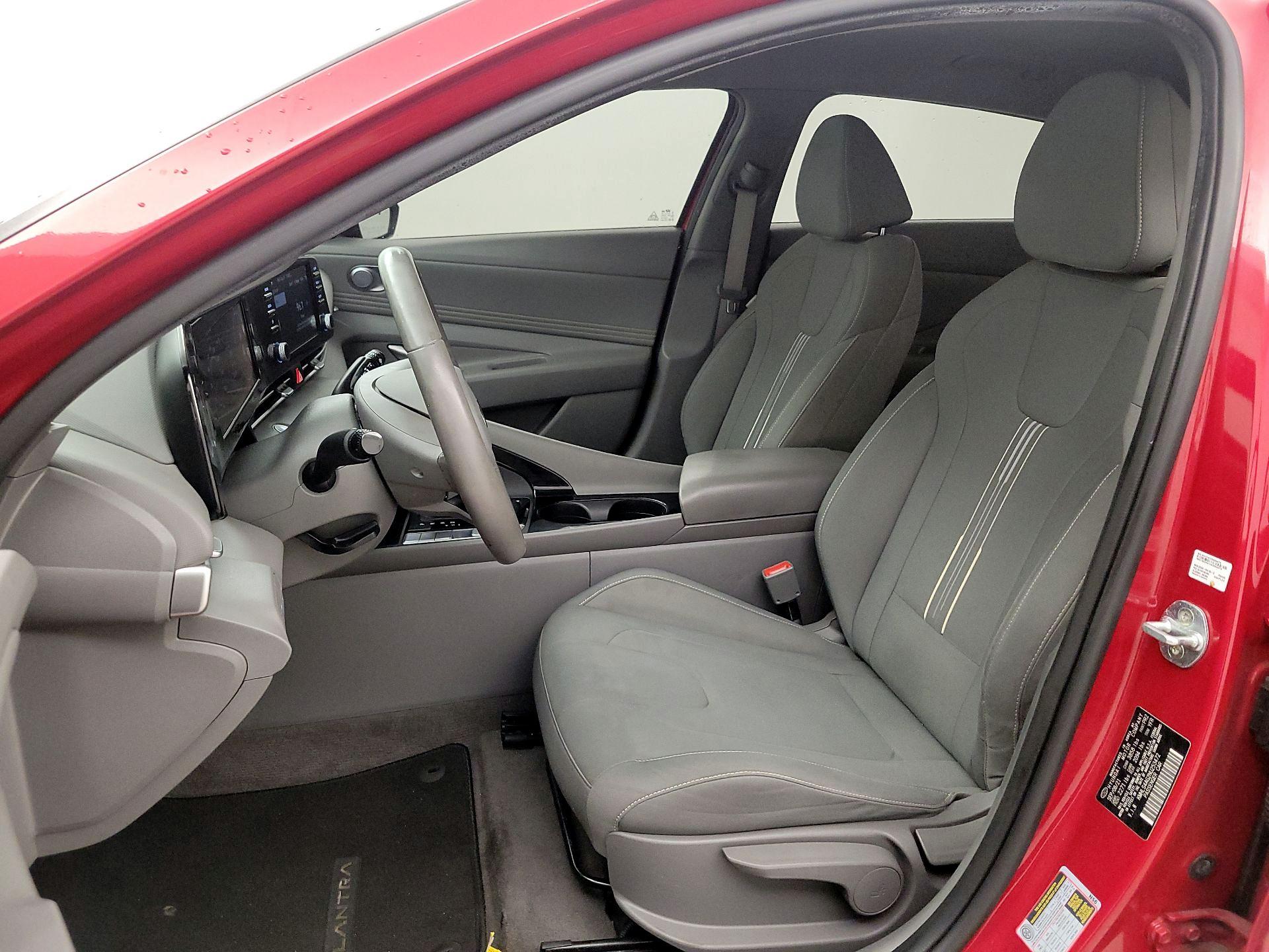 Thumbnail: 2022 Hyundai Elantra - 11