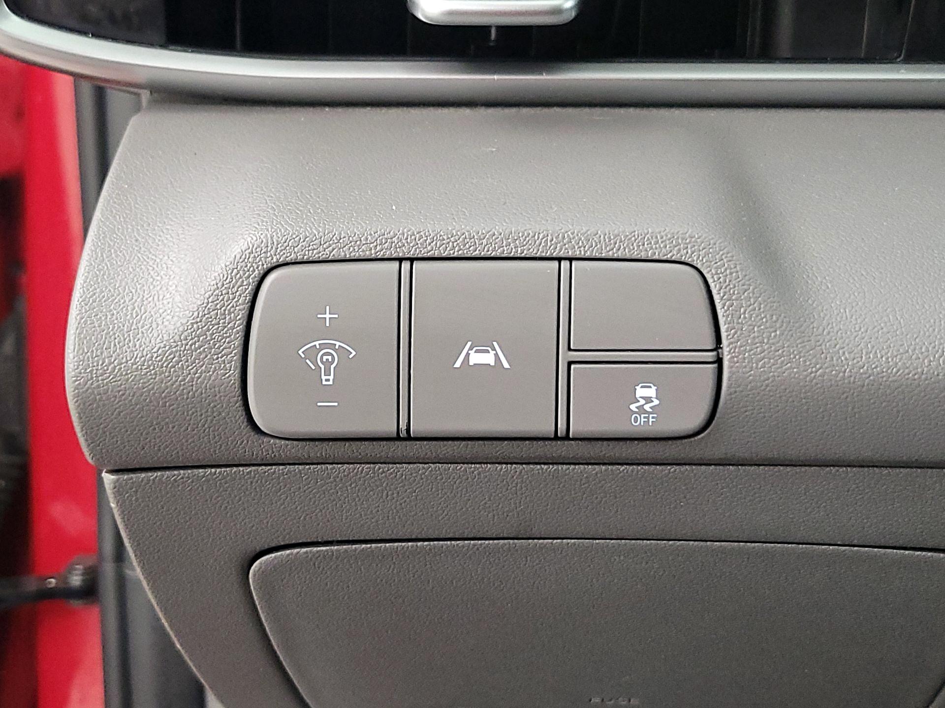 Thumbnail: 2022 Hyundai Elantra - 13