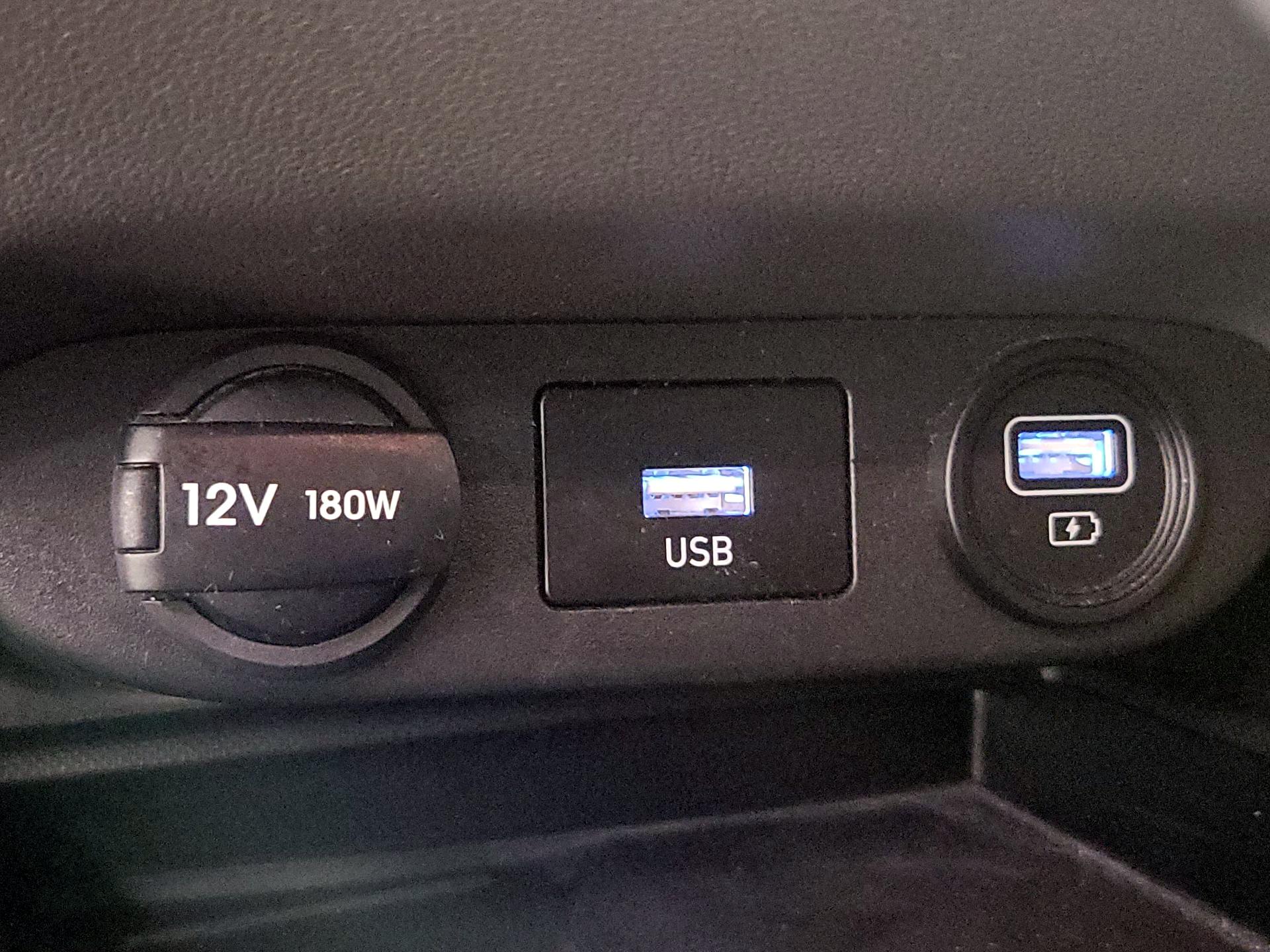 Thumbnail: 2022 Hyundai Elantra - 18