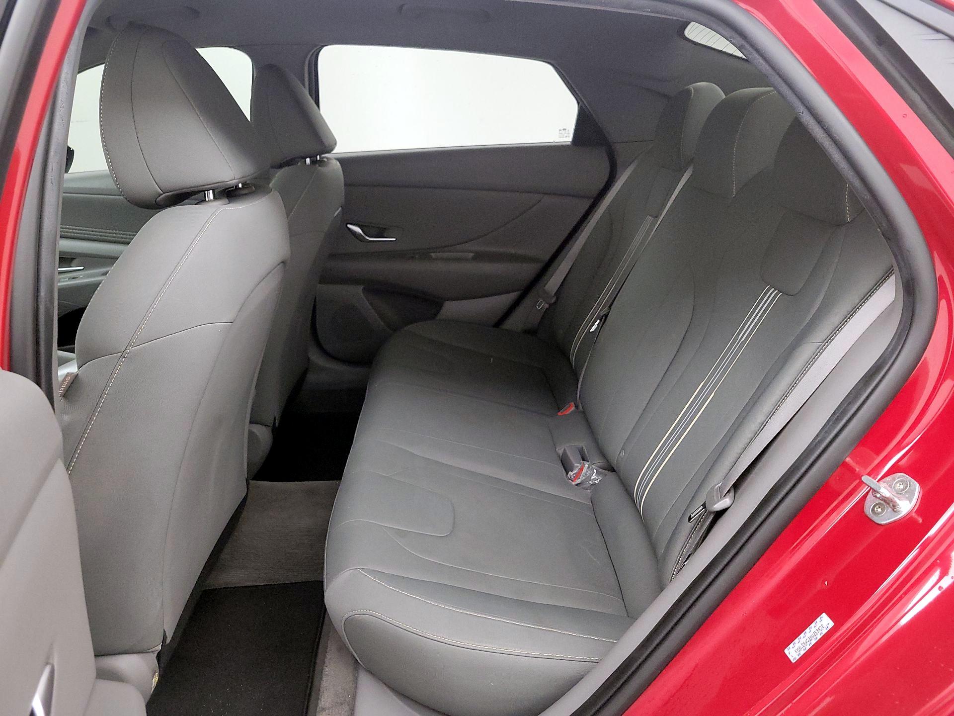 Thumbnail: 2022 Hyundai Elantra - 19