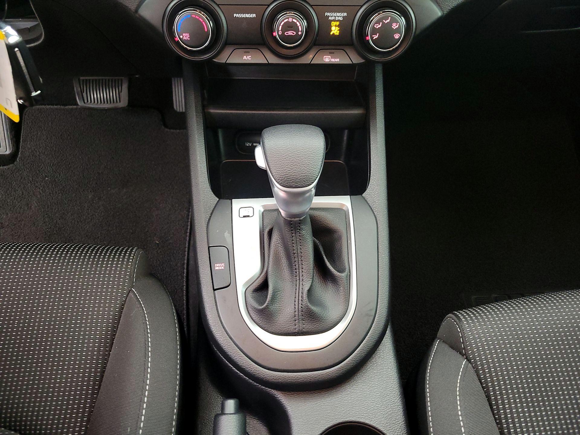 Thumbnail: 2020 Kia Forte - 17