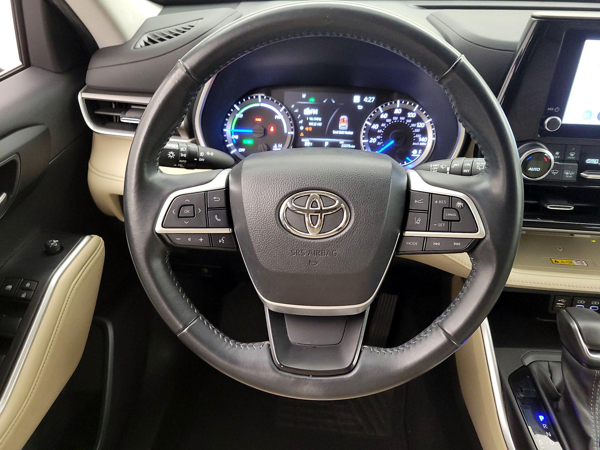 Thumbnail: 2023 Toyota Highlander - 10