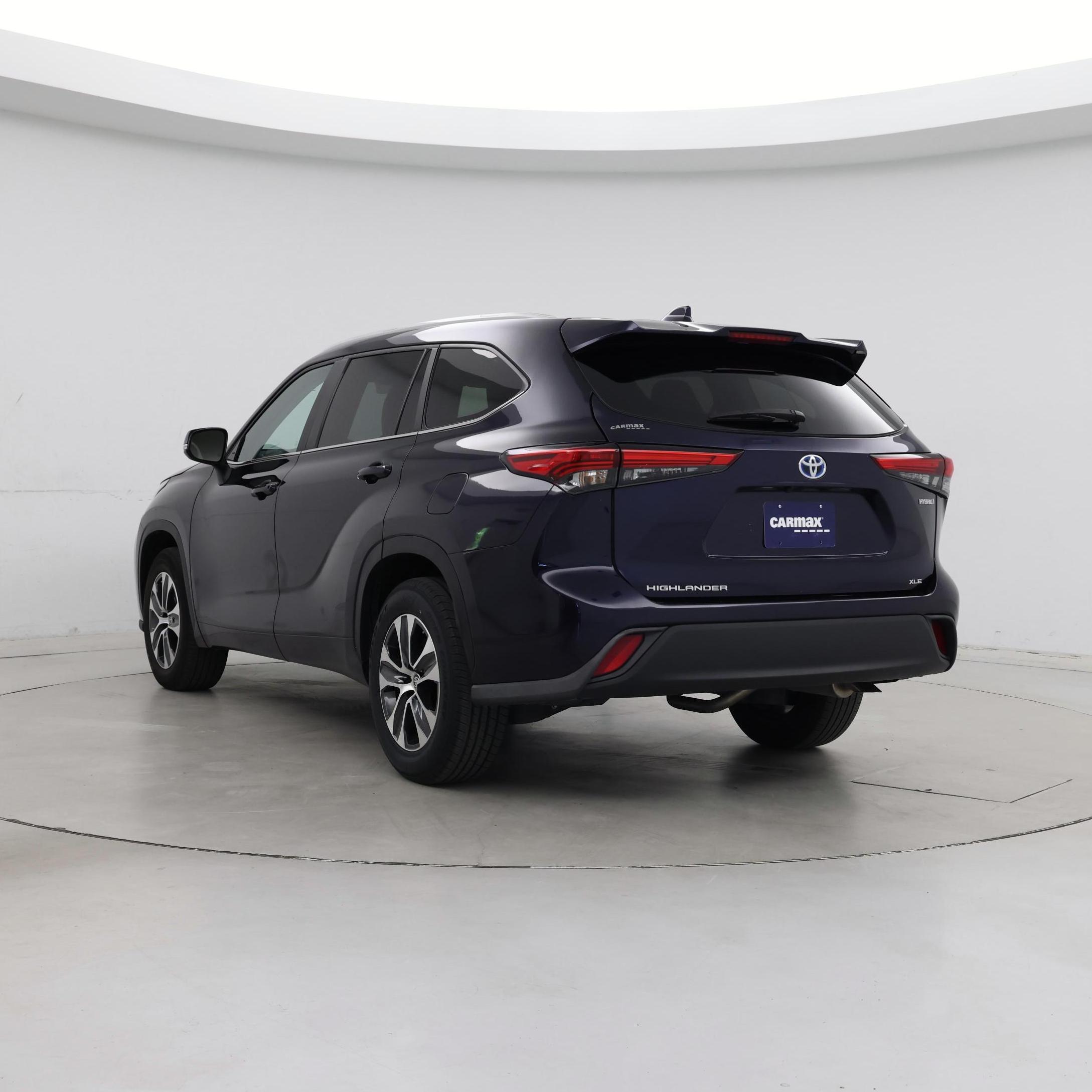 Thumbnail: 2023 Toyota Highlander - 2