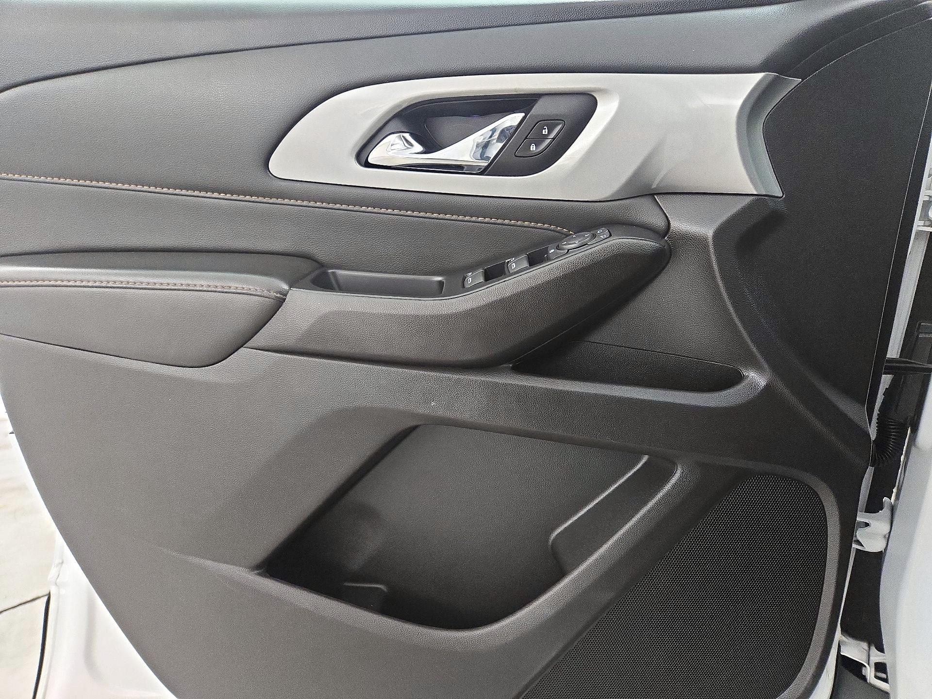Thumbnail: 2021 Chevrolet Traverse - 12