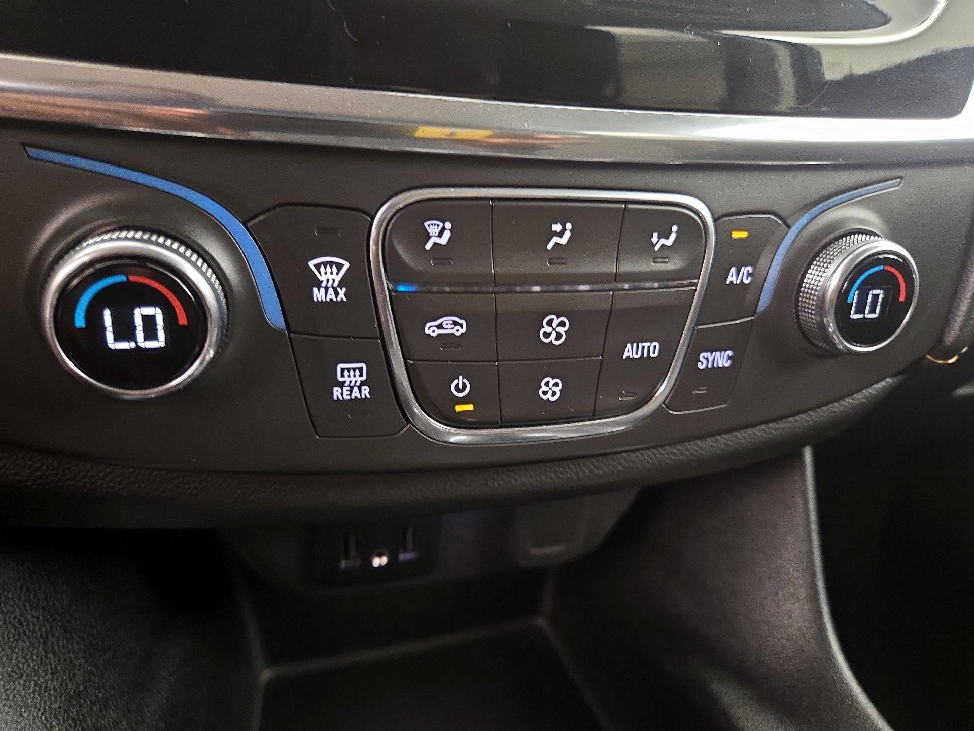 Thumbnail: 2021 Chevrolet Traverse - 16