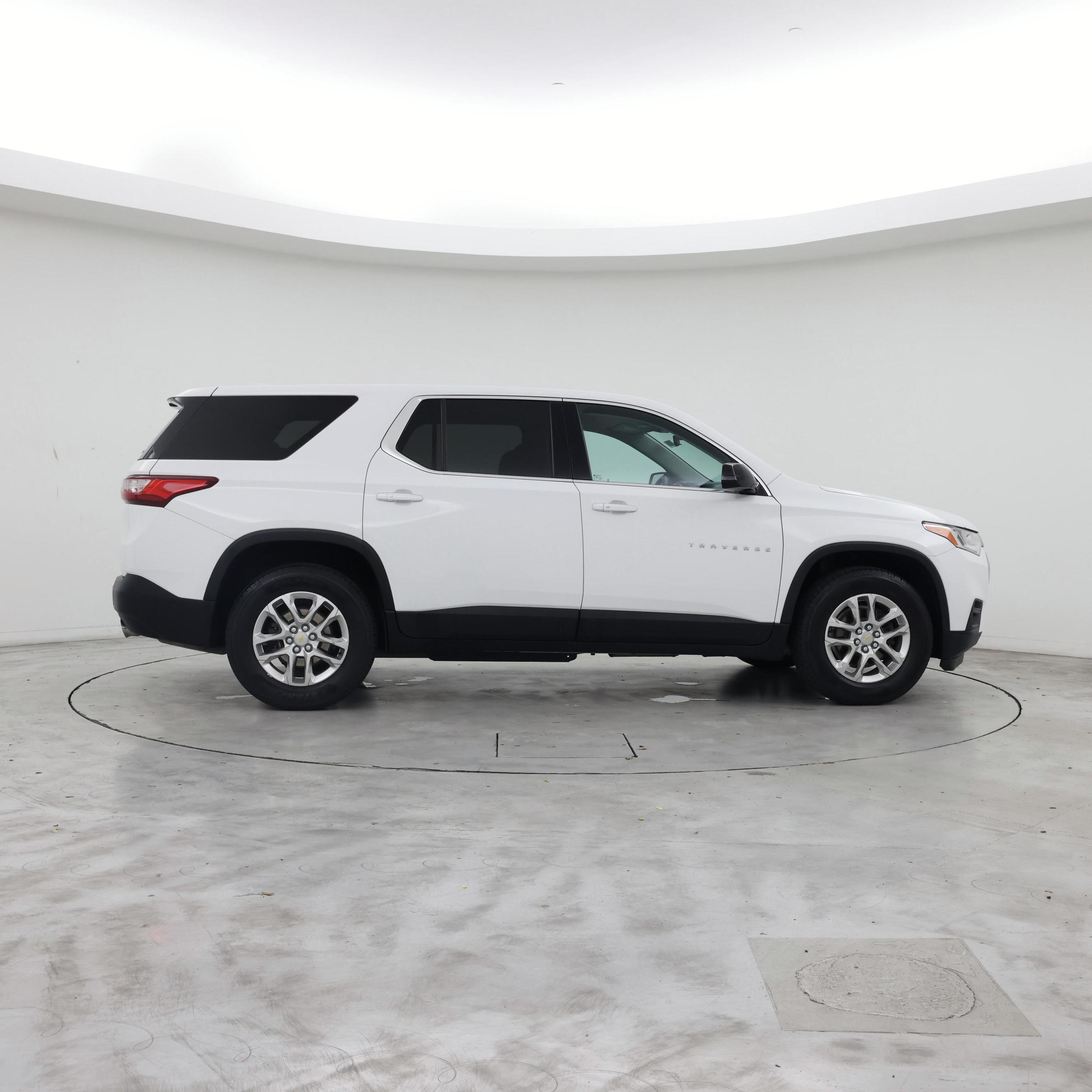 Thumbnail: 2021 Chevrolet Traverse - 7