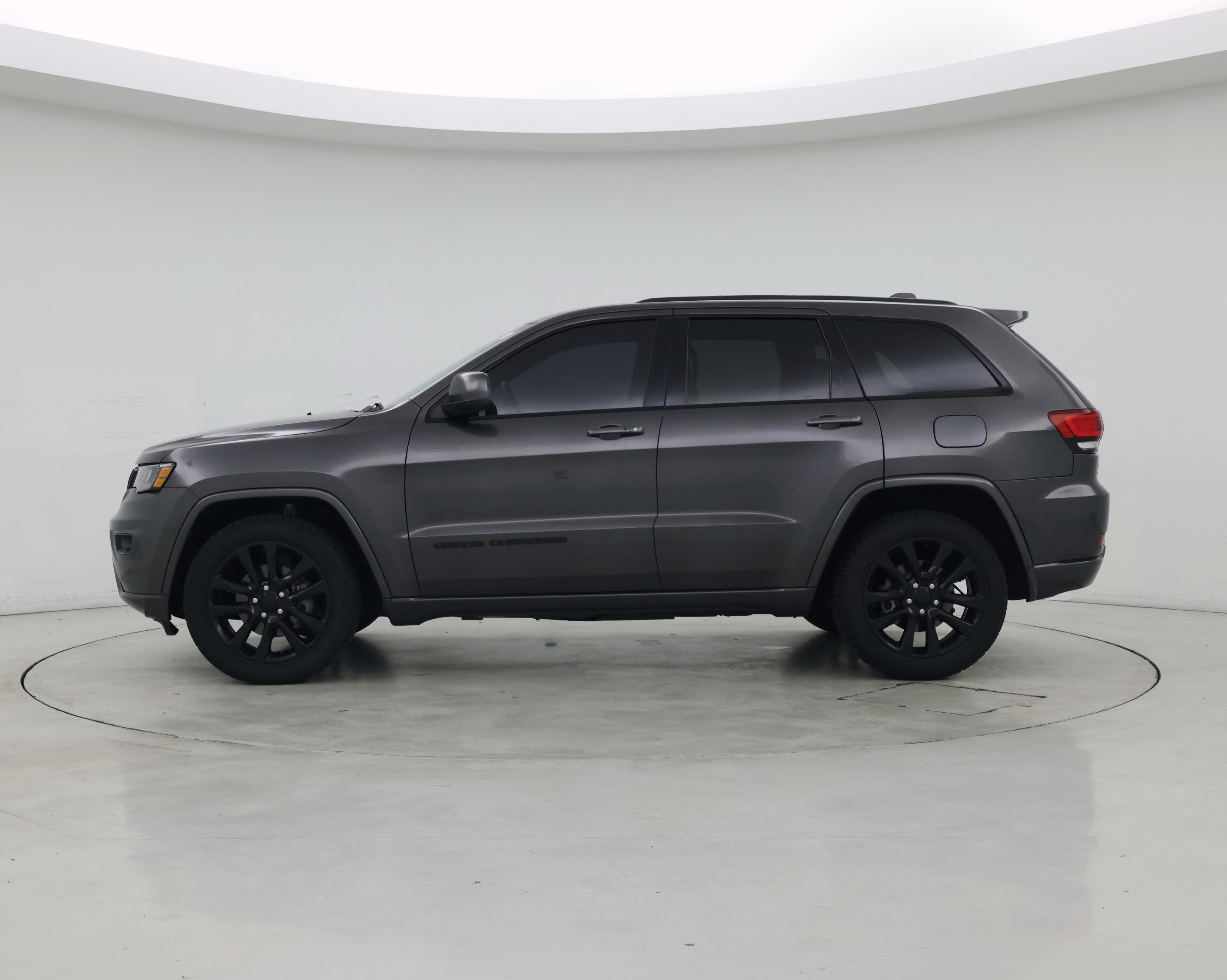 Thumbnail: 2019 Jeep Grand Cherokee - 3