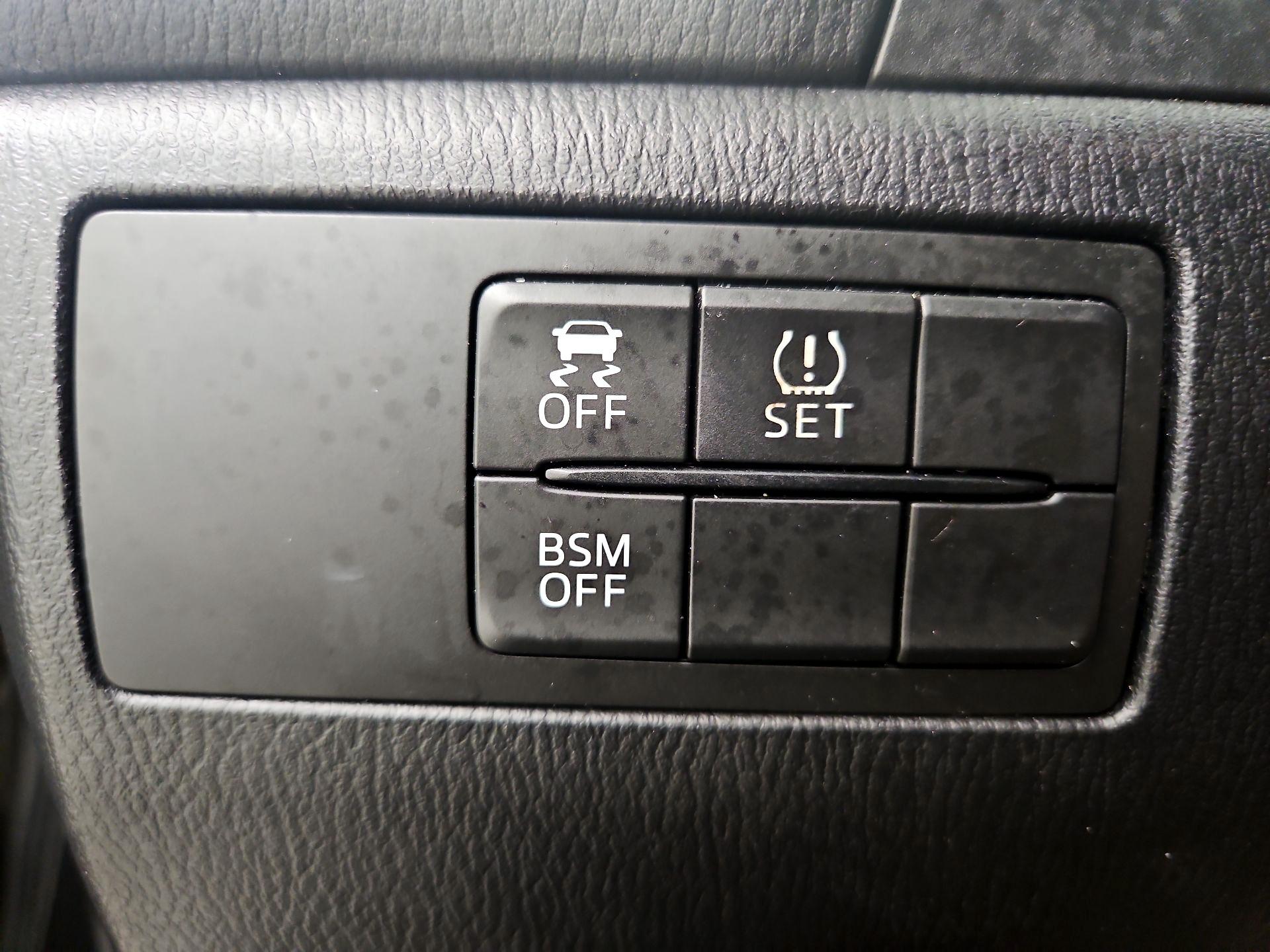 Thumbnail: 2015 Mazda Mazda3 - 13